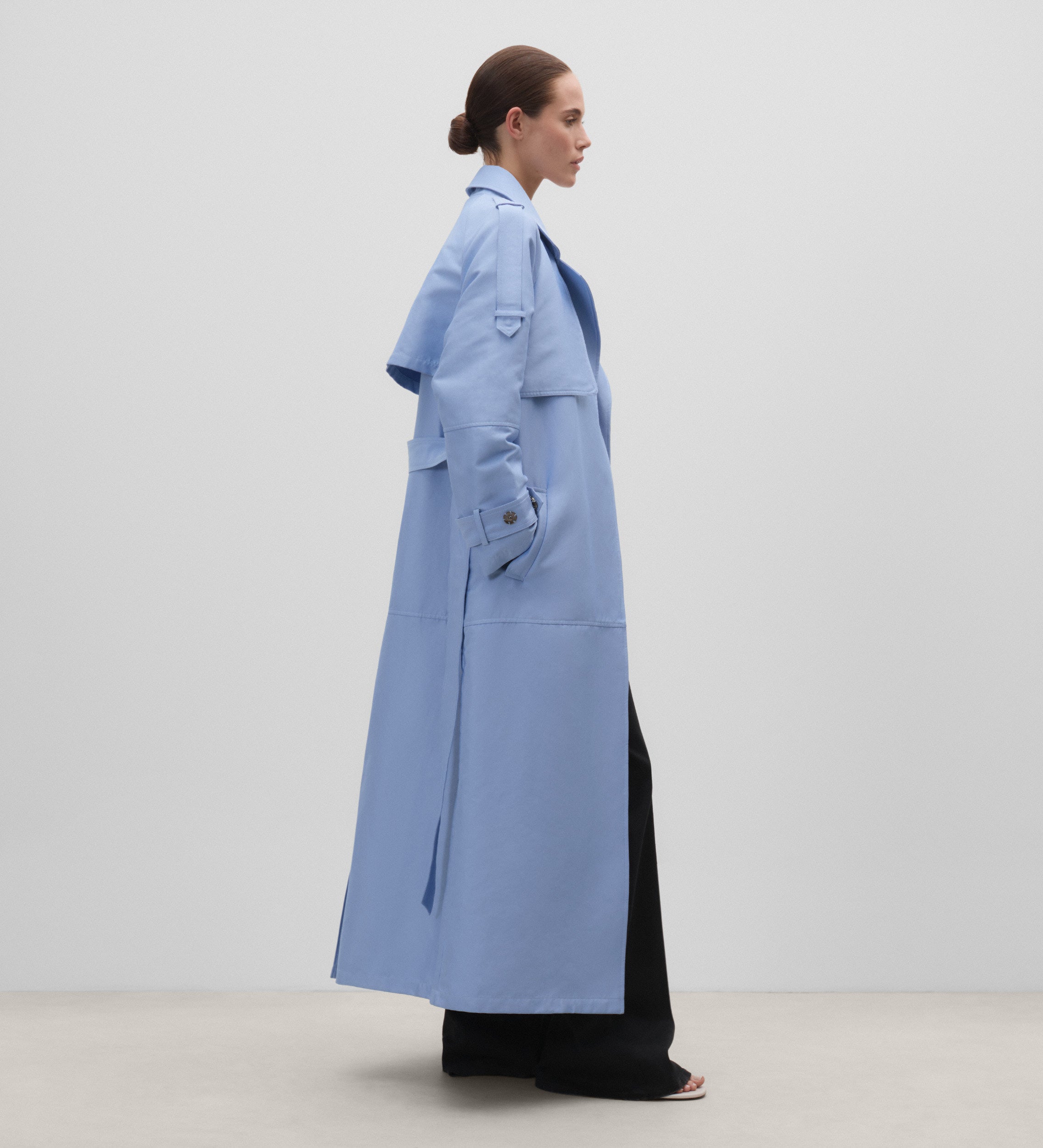 Tie belt trench coat
