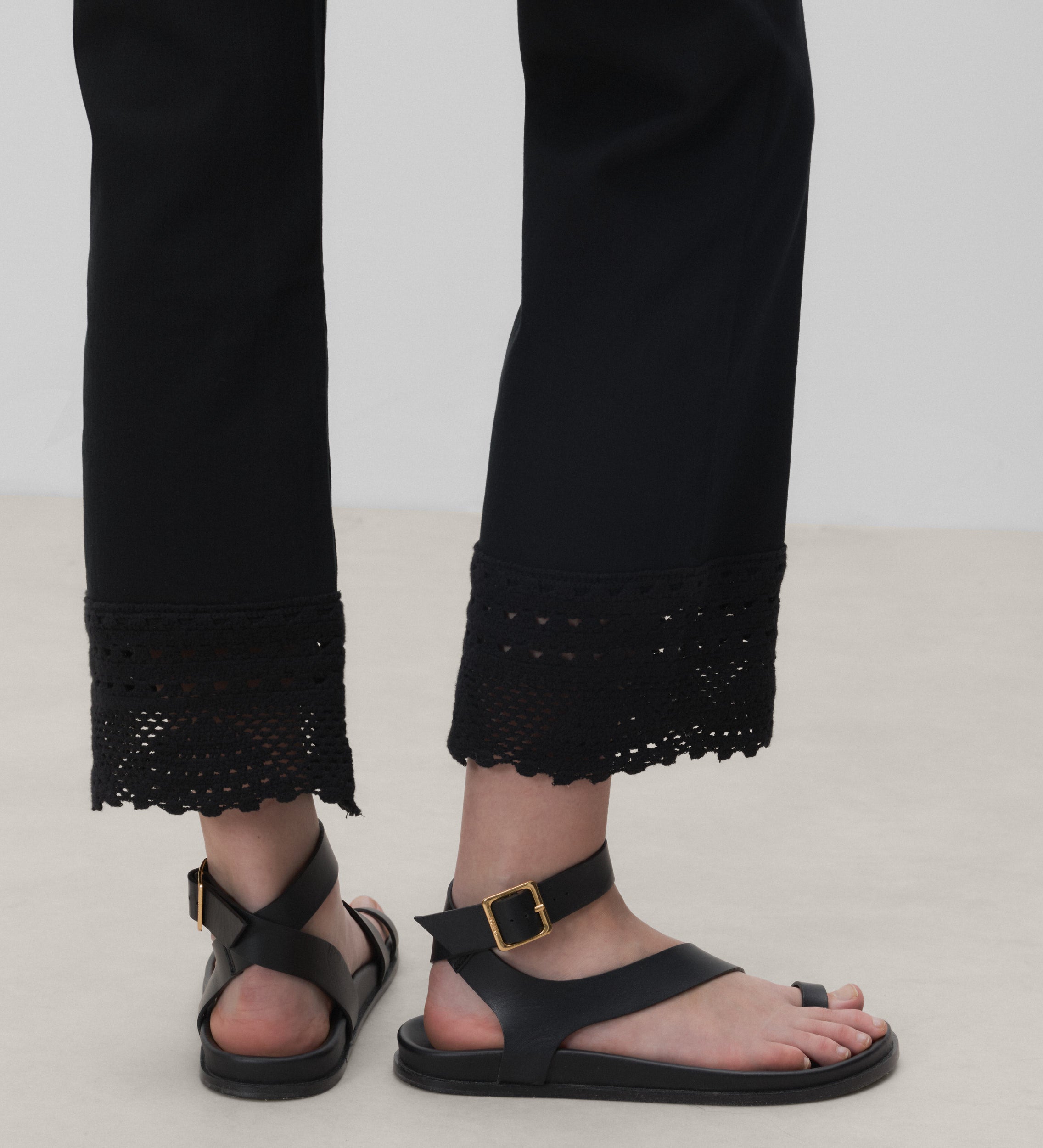 Decorative low trousers