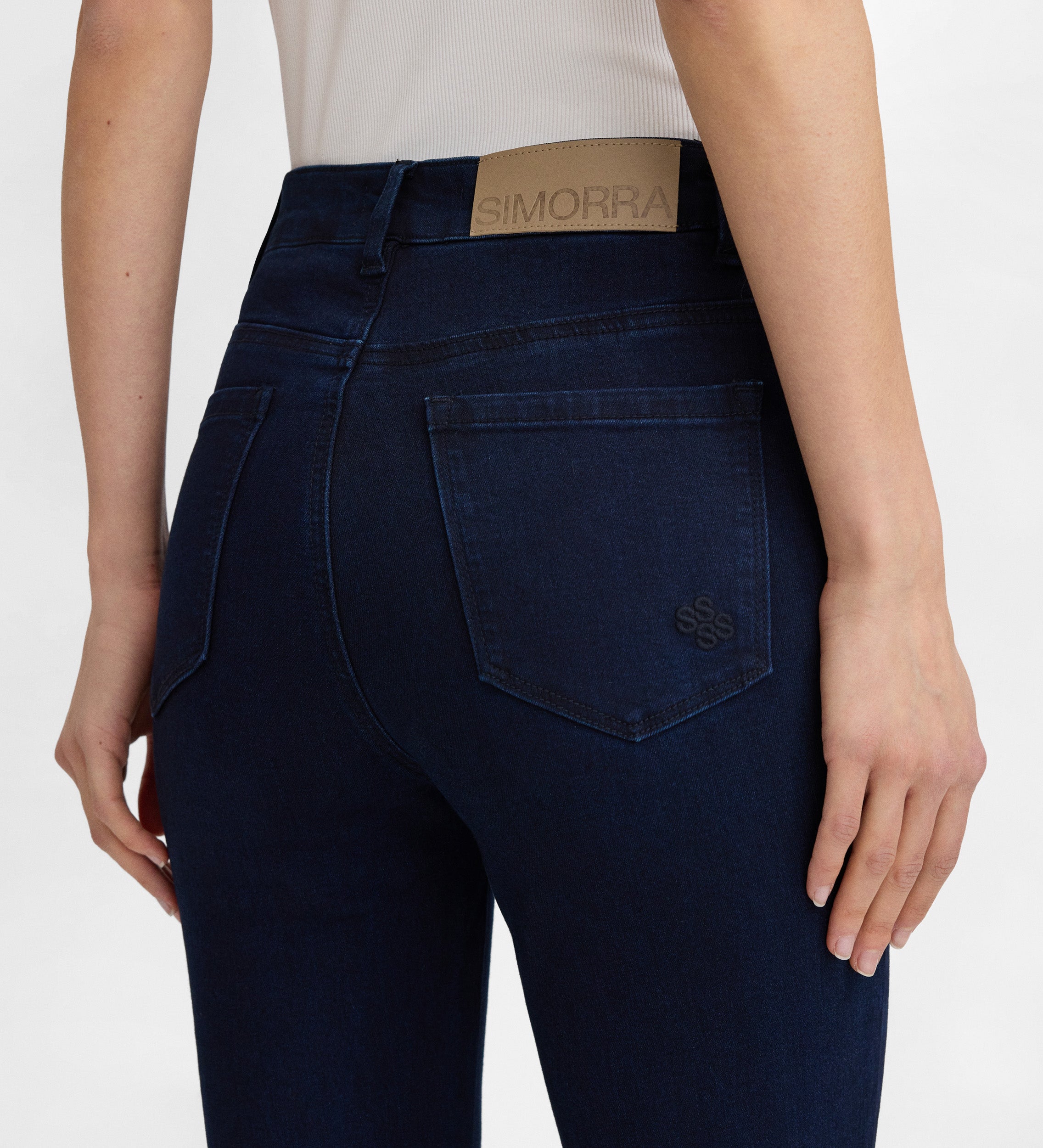 Pantalón vaquero acampanado