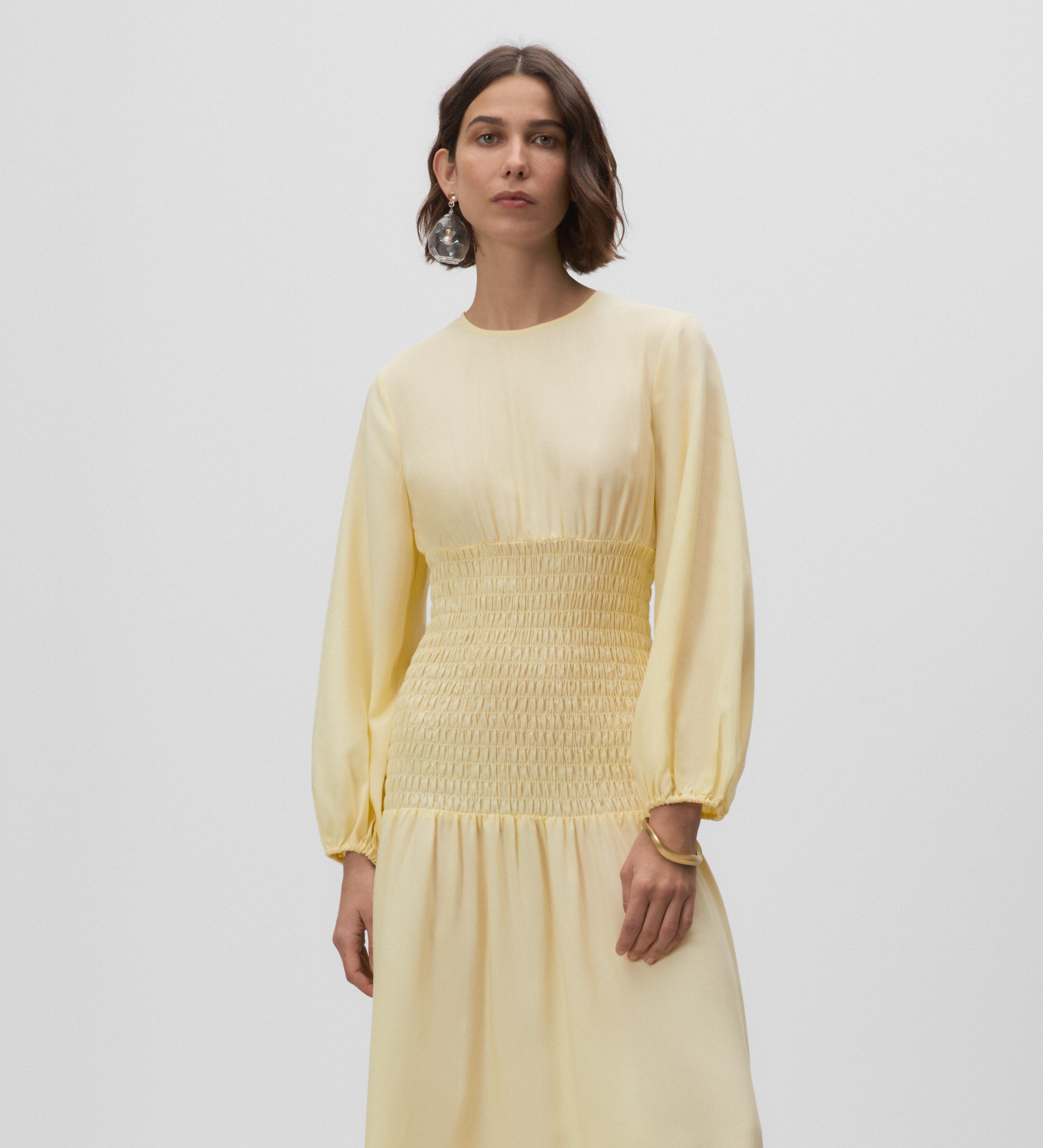 Robe longue en maille smockée