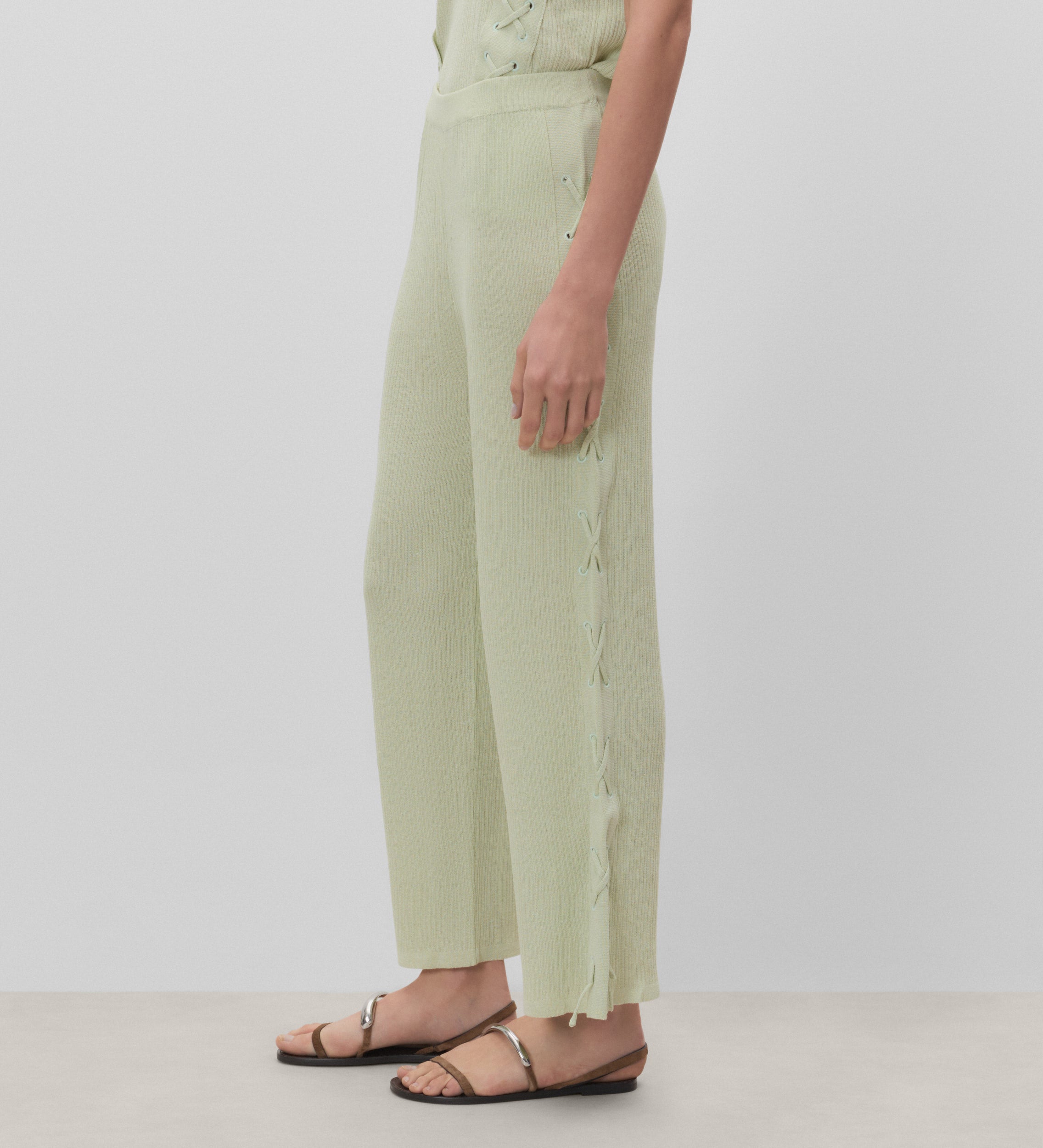 Pantalón tricot eyelets