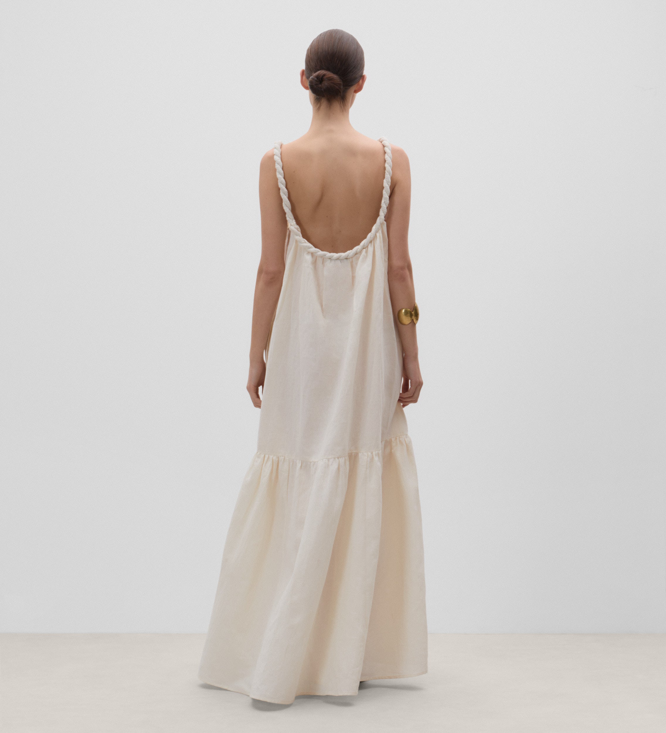 Robe dos nu