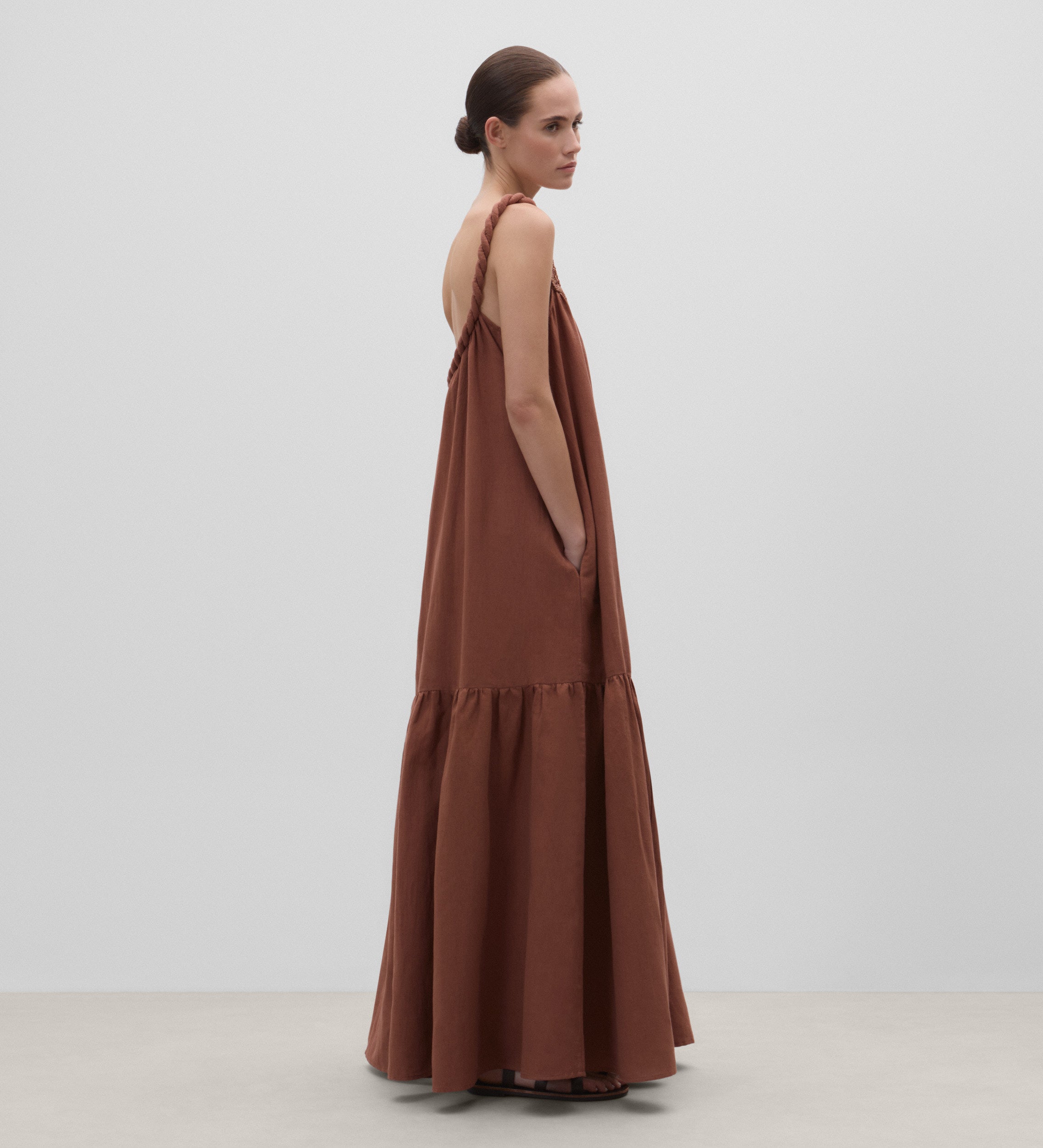 Robe dos nu