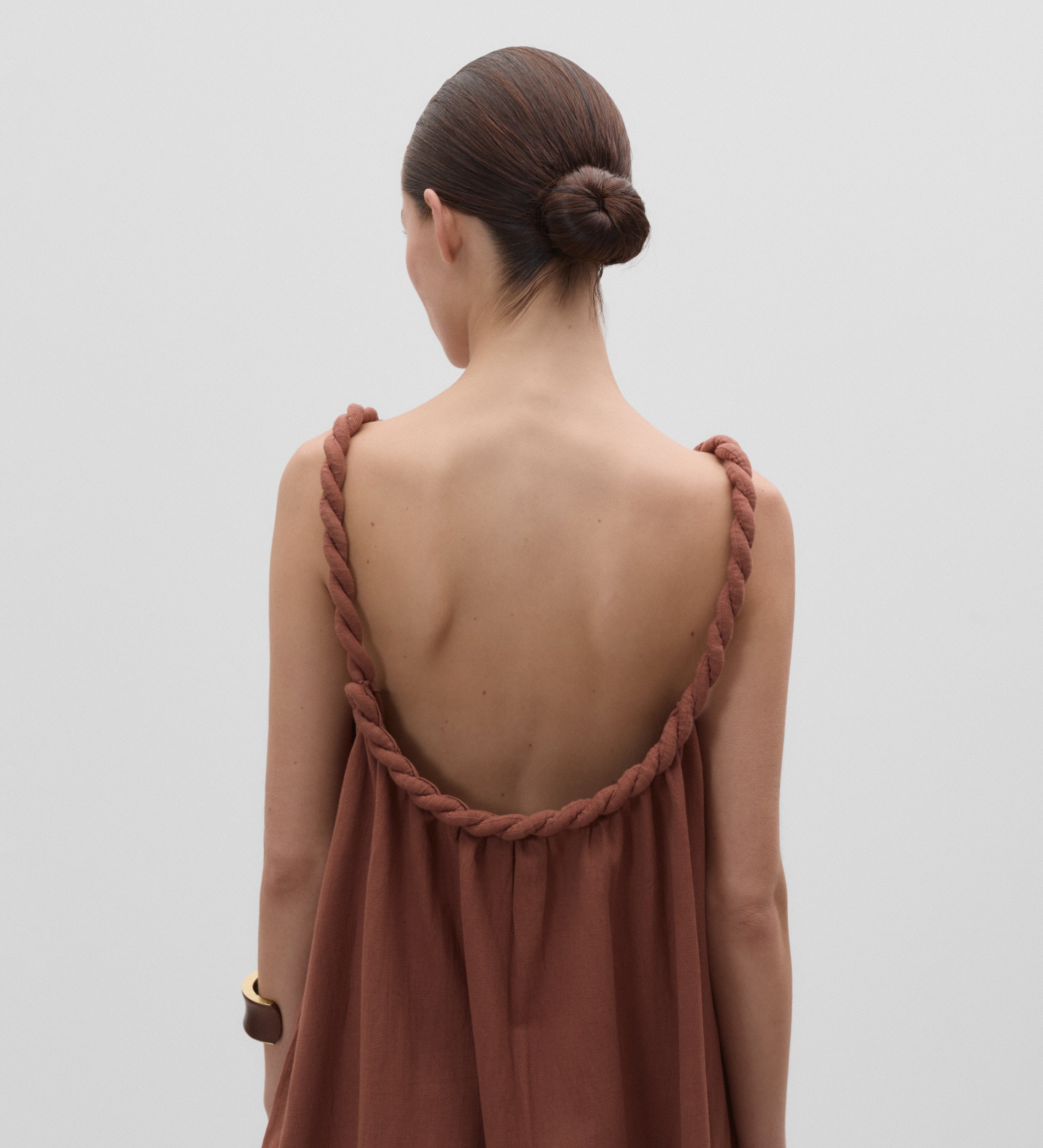 Robe dos nu