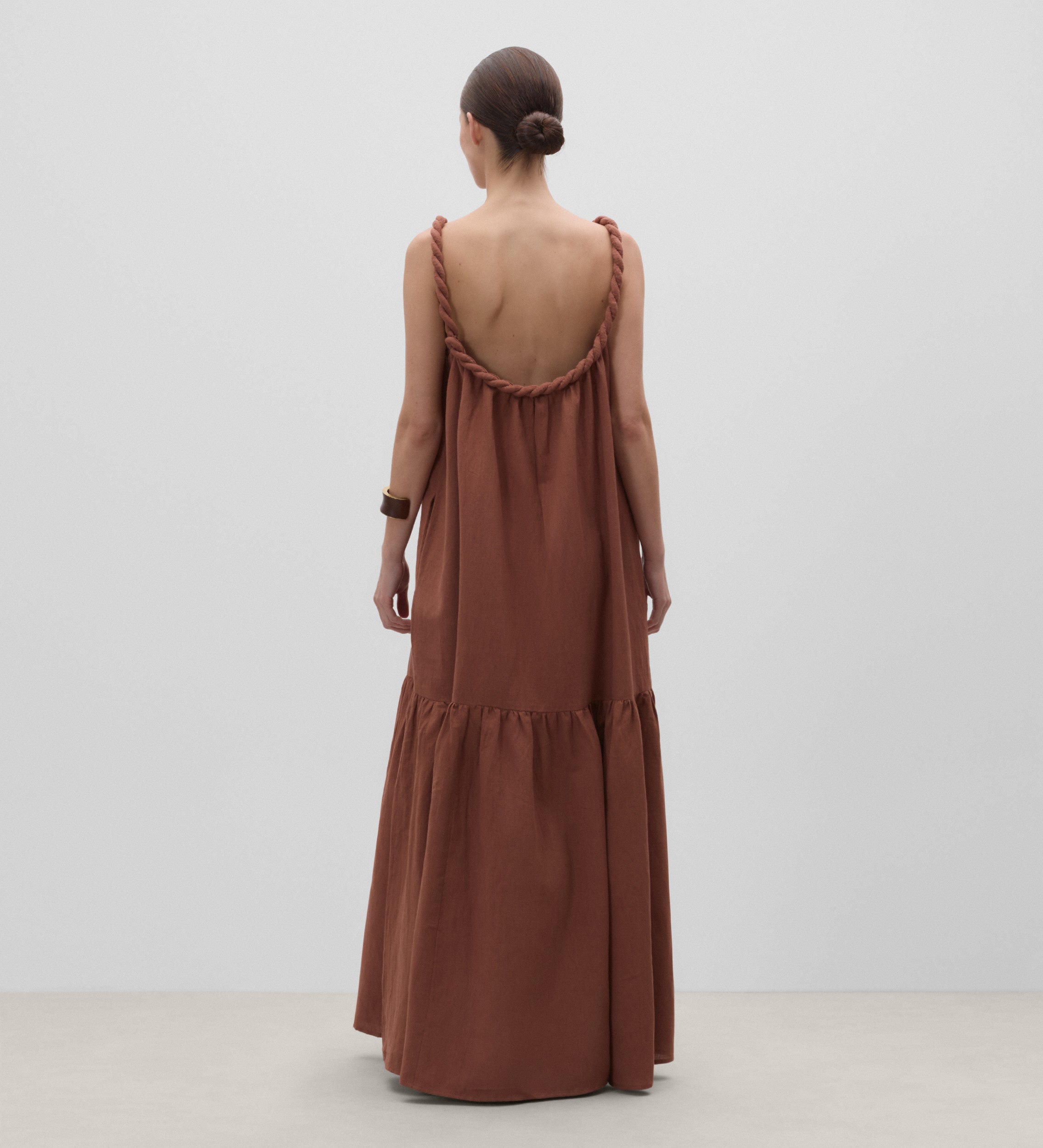 Robe dos nu