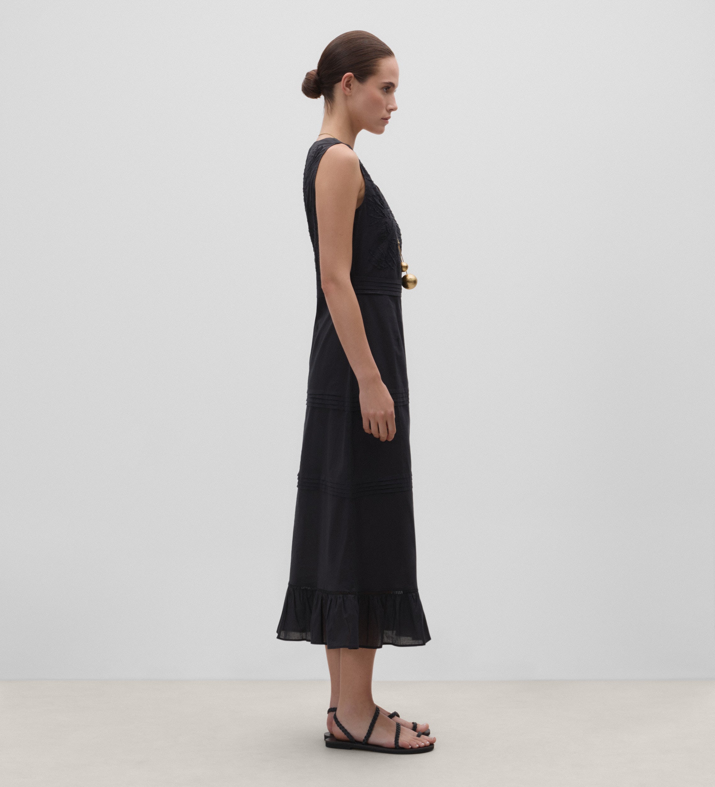 Long dress with trimmings