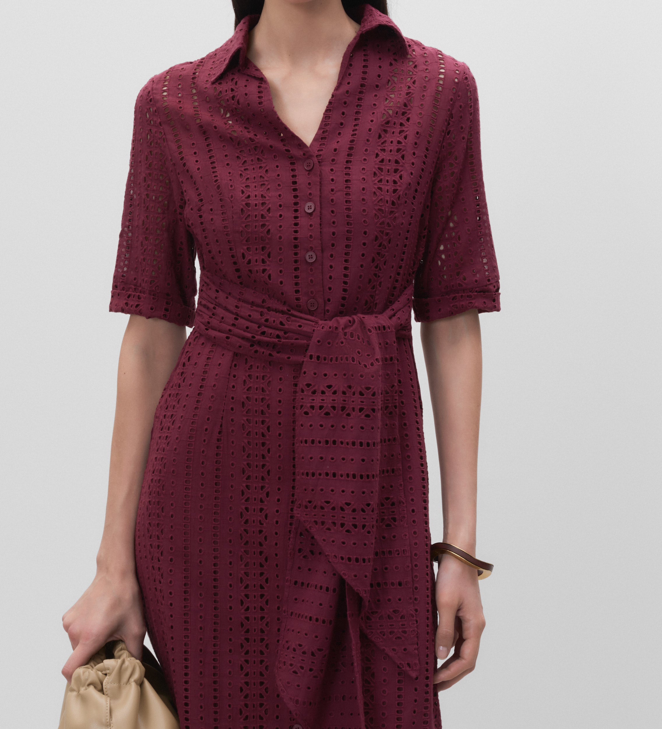 Robe chemise en coton brodé