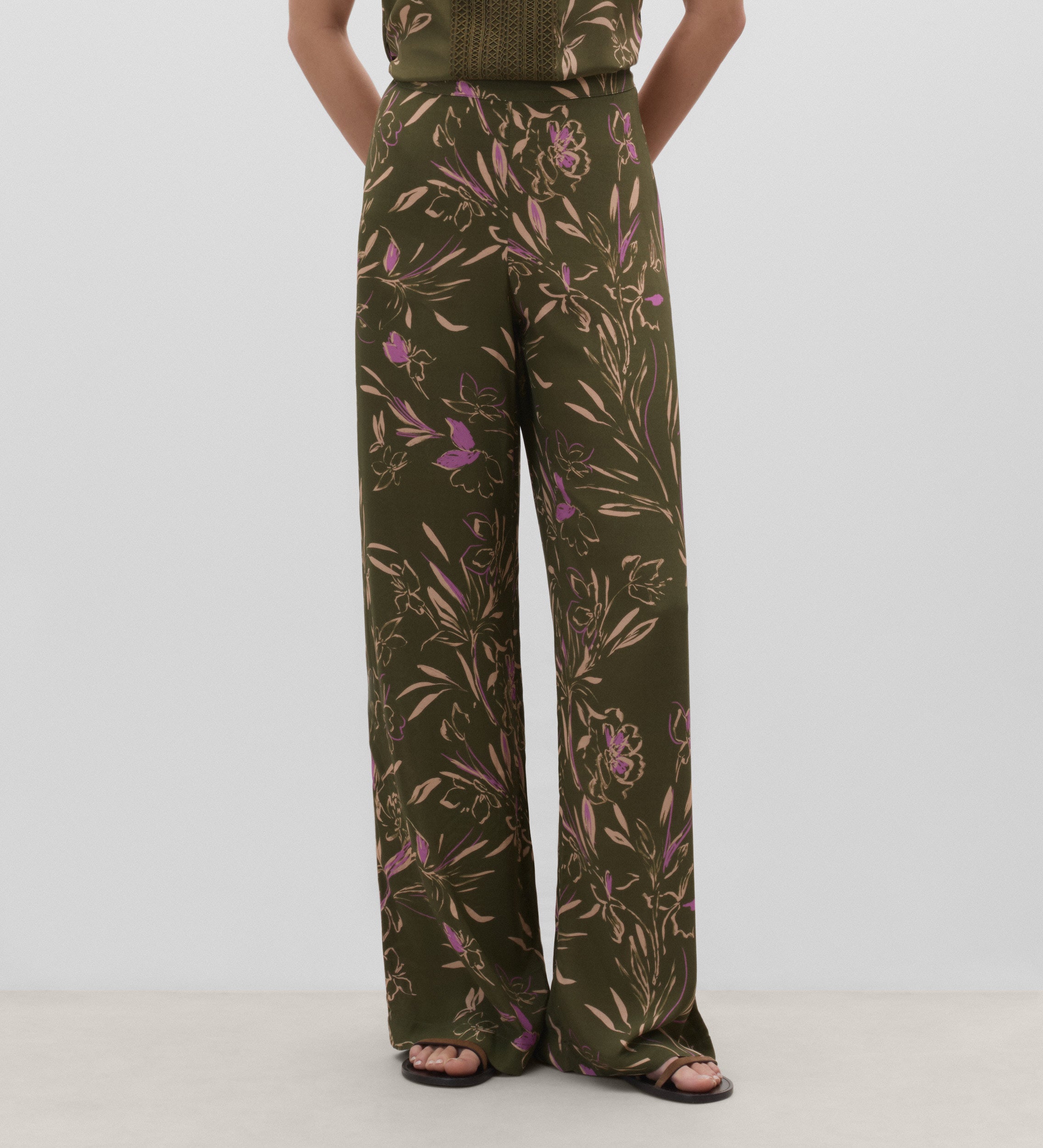 Flowy printed trousers