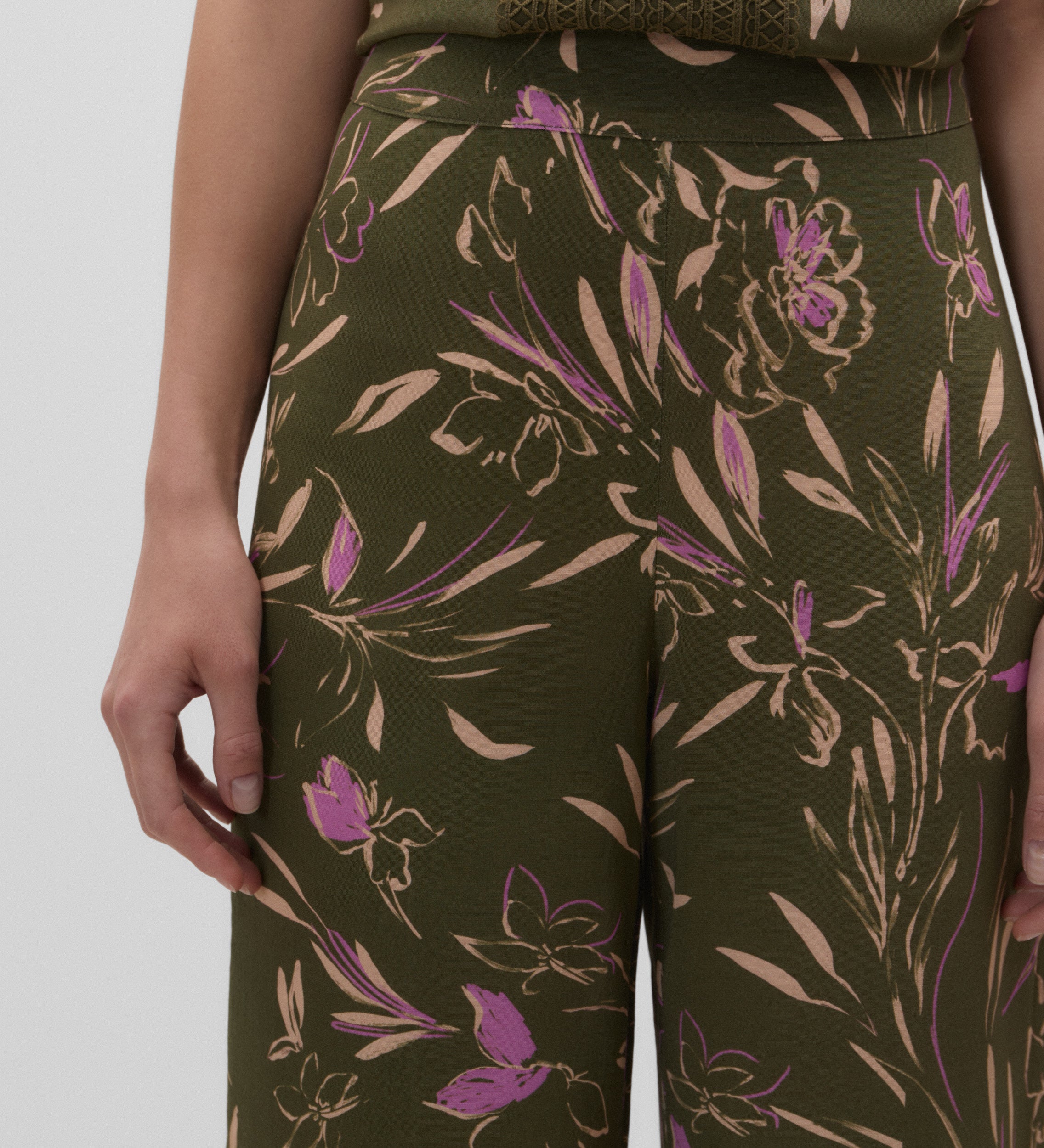 Flowy printed trousers