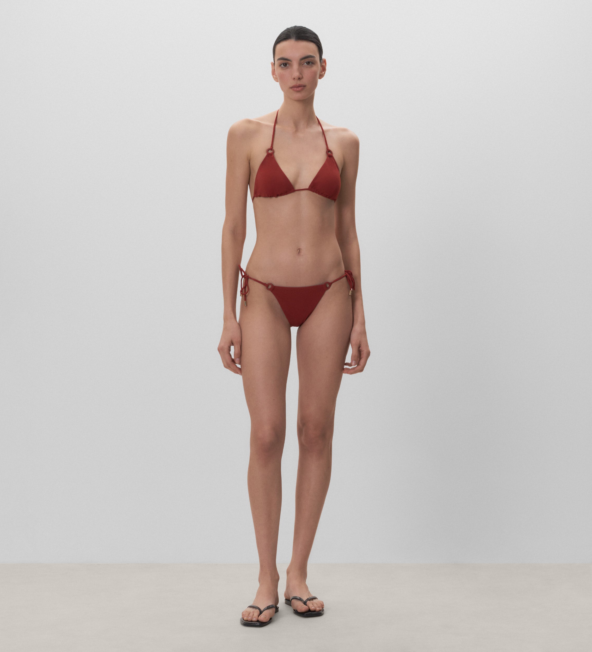 Bas de bikini en tissu uni