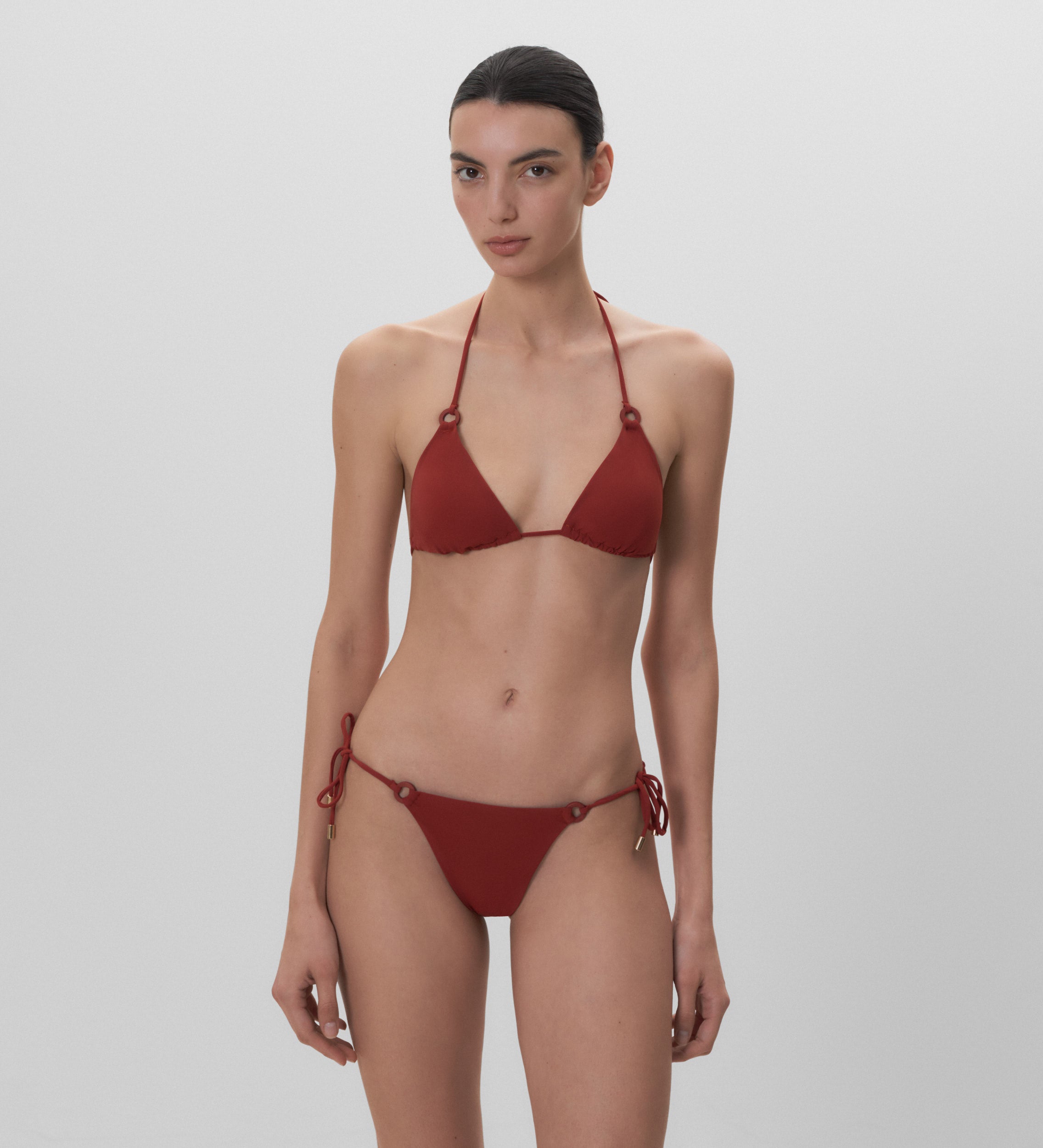 Bas de bikini en tissu uni