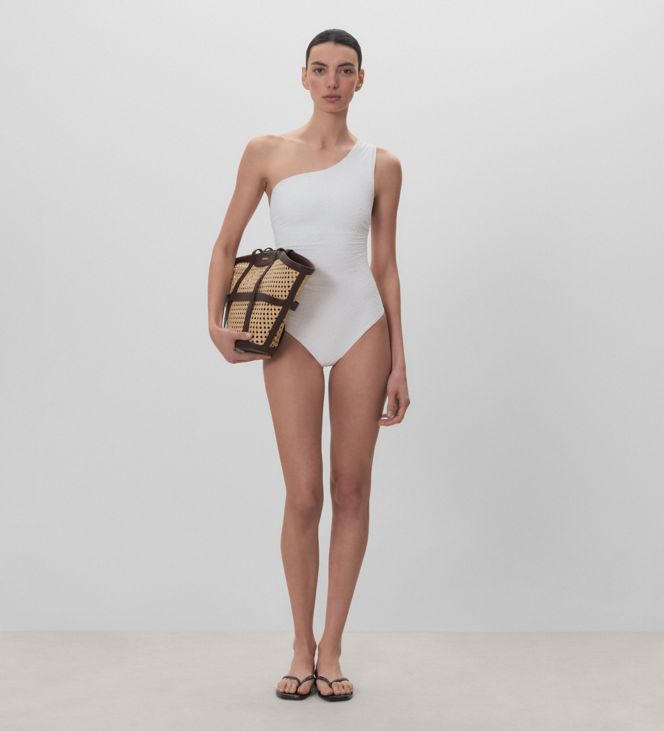Maillot de bain à décolleté asymétrique