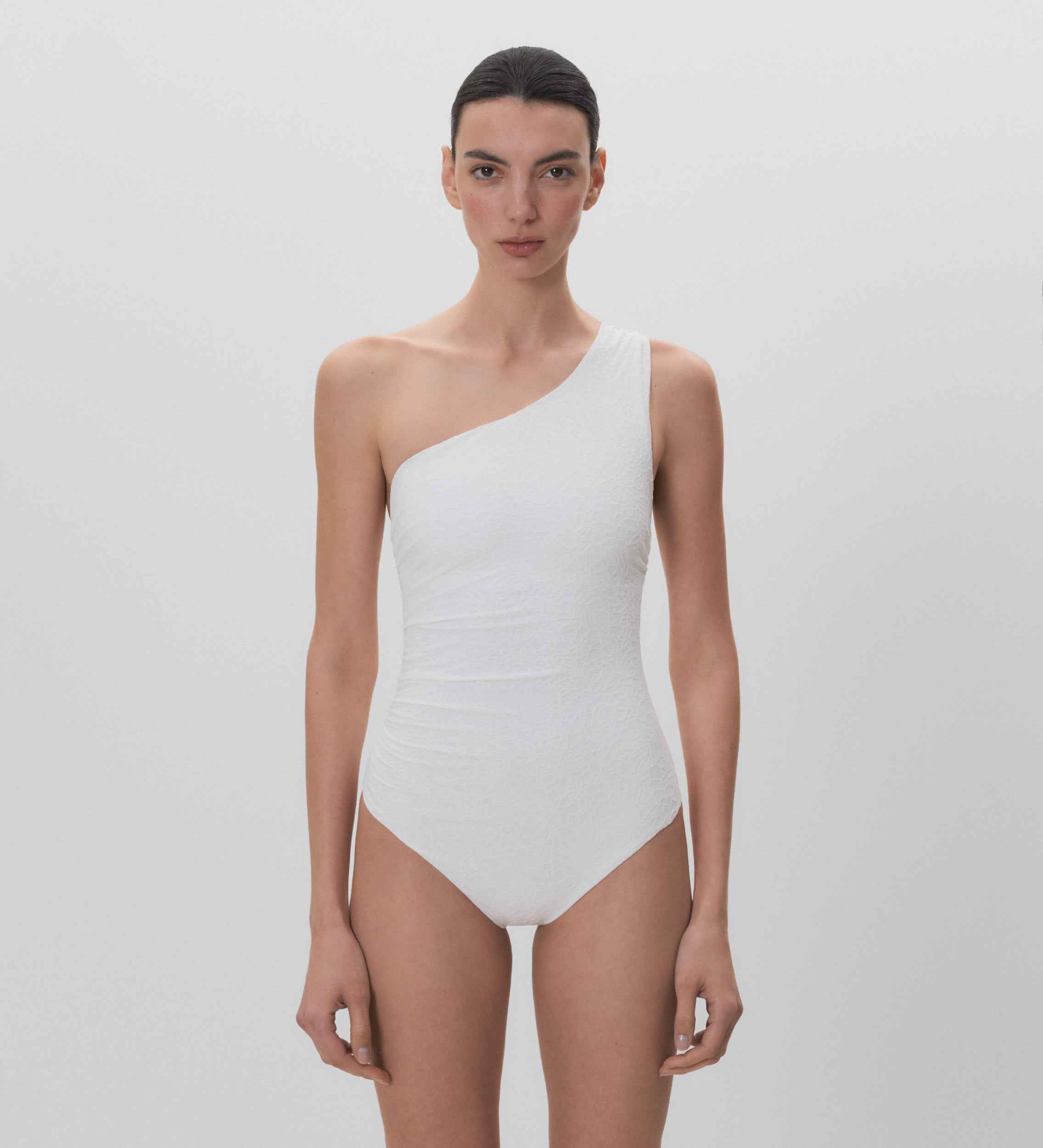 Maillot de bain à décolleté asymétrique