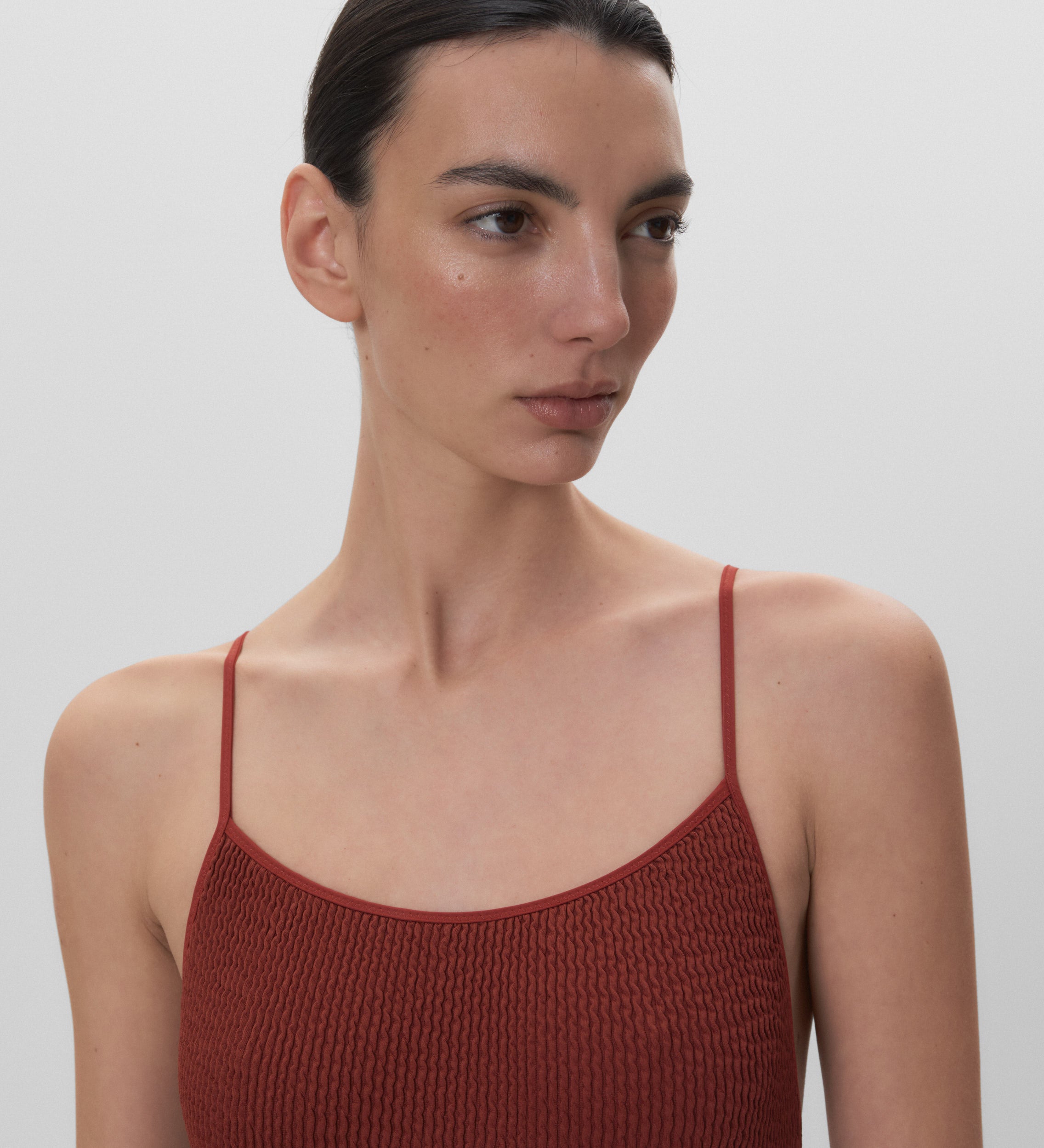 Straight neckline swimsuit