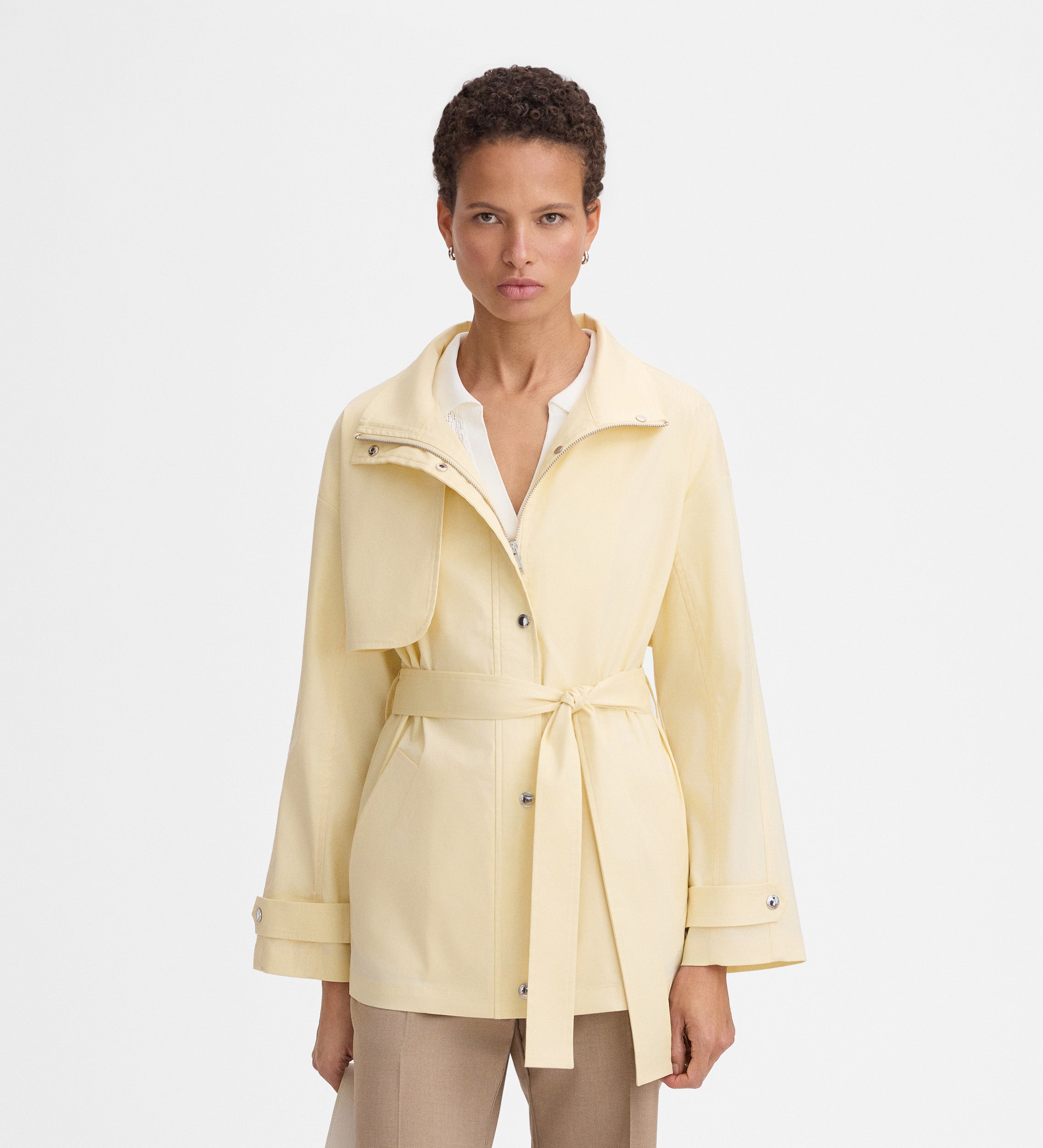 Short trench coat