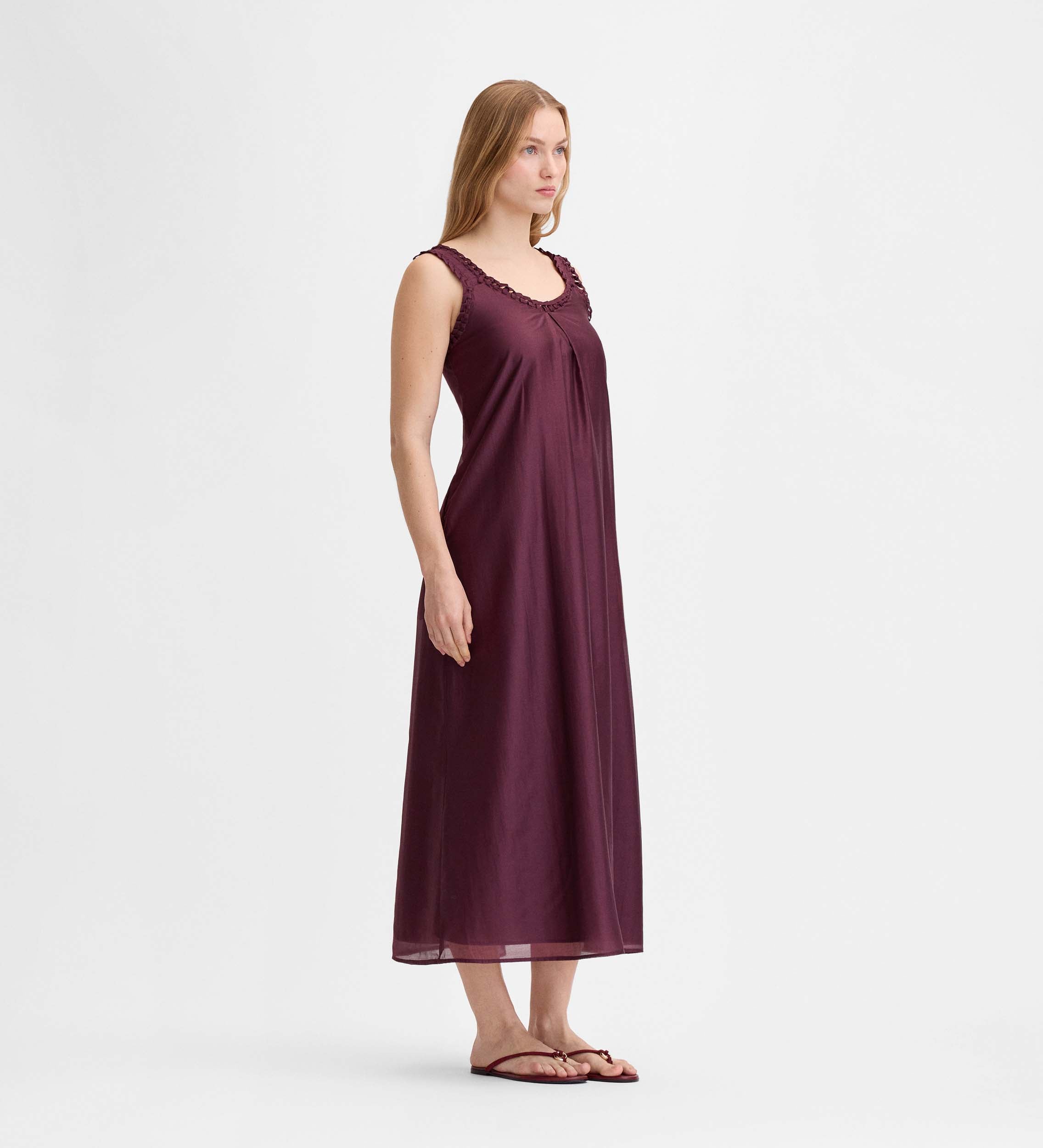 Vestido largo detalle trenzado