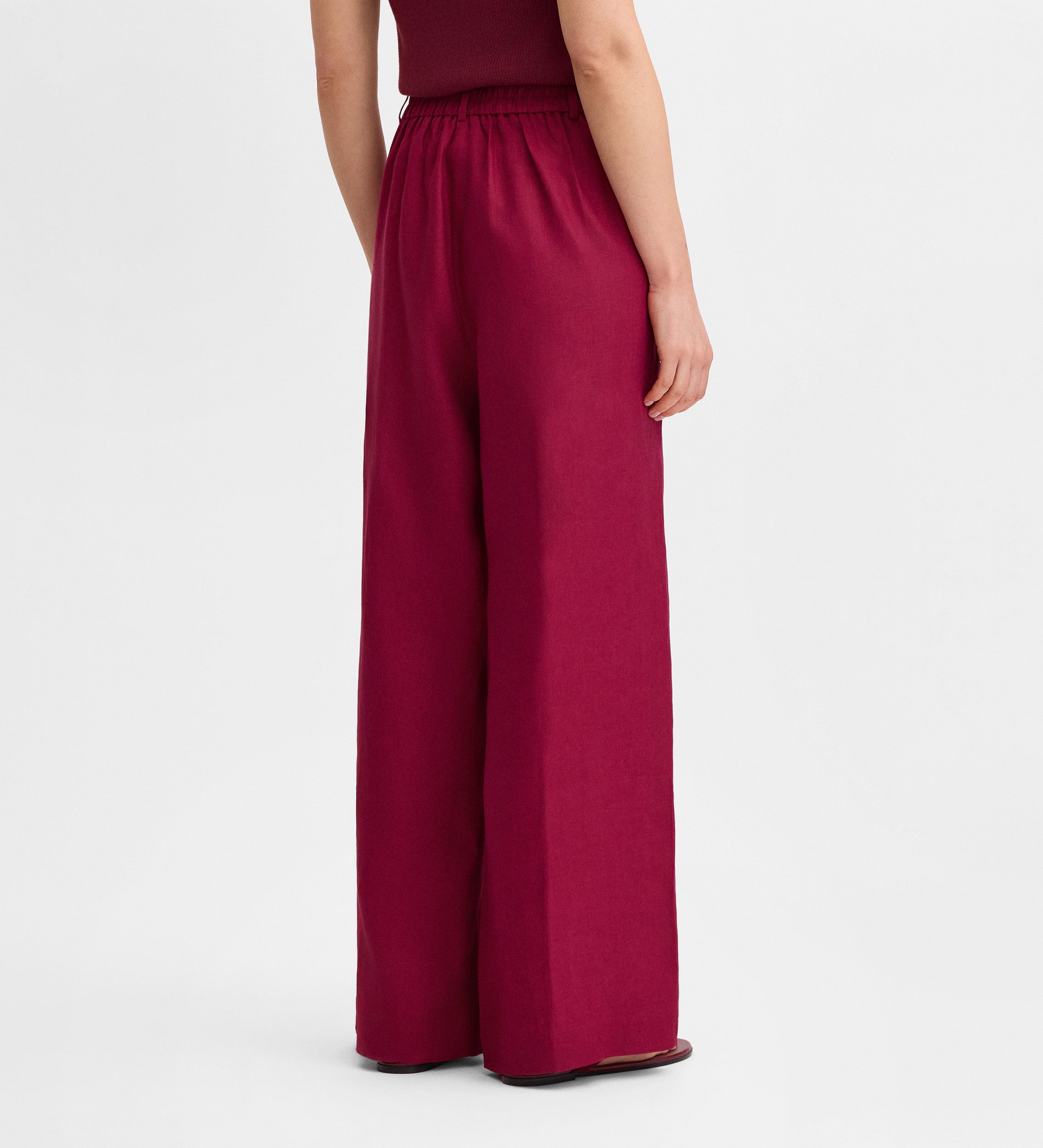 Pleated linen pants