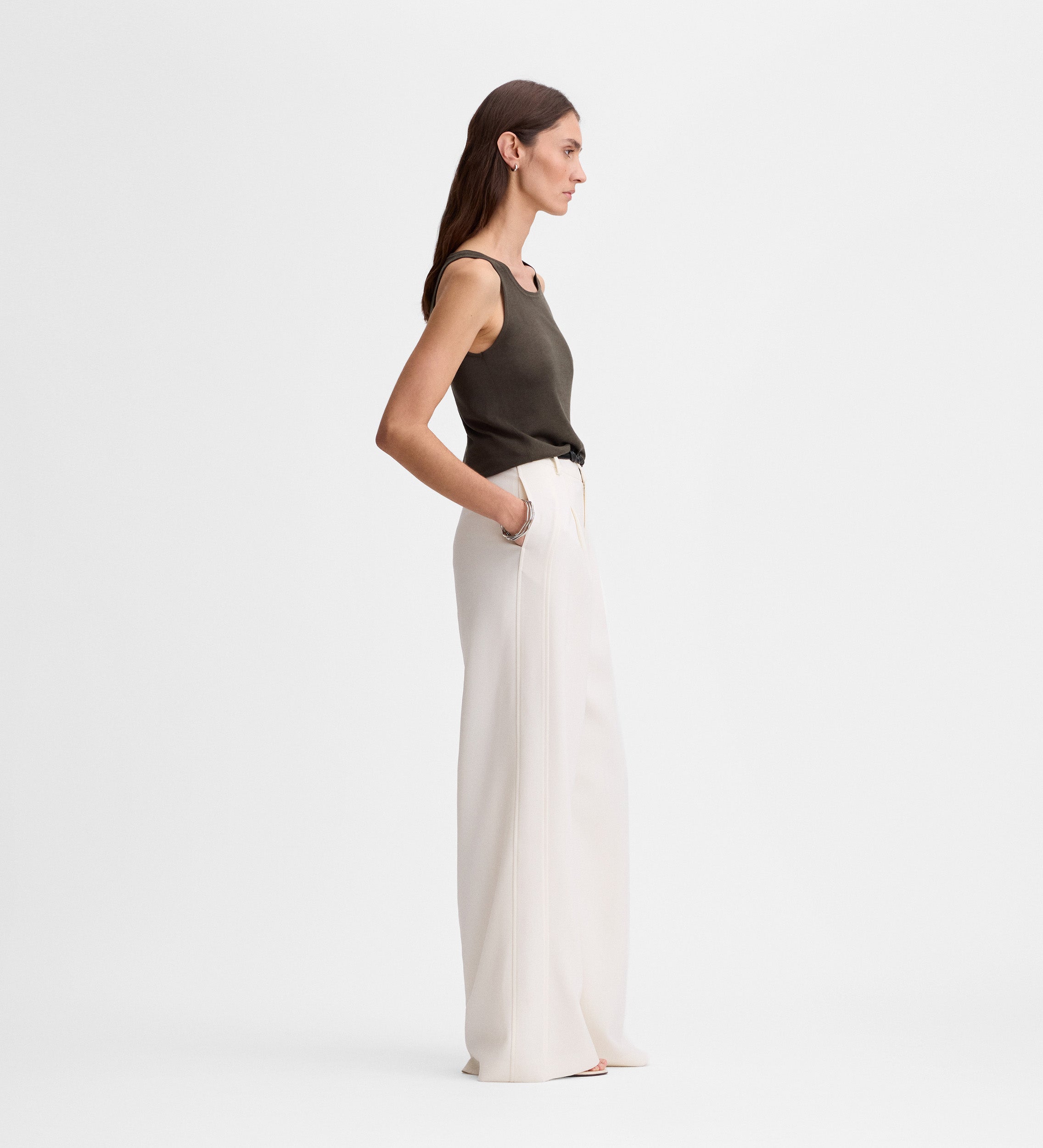 Sleeveless knit top