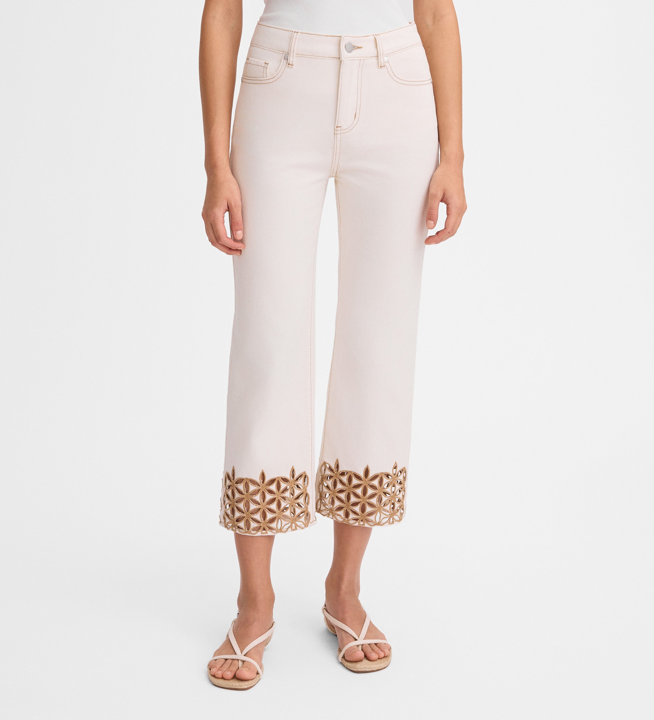 Pantalón crop bordado decorativo