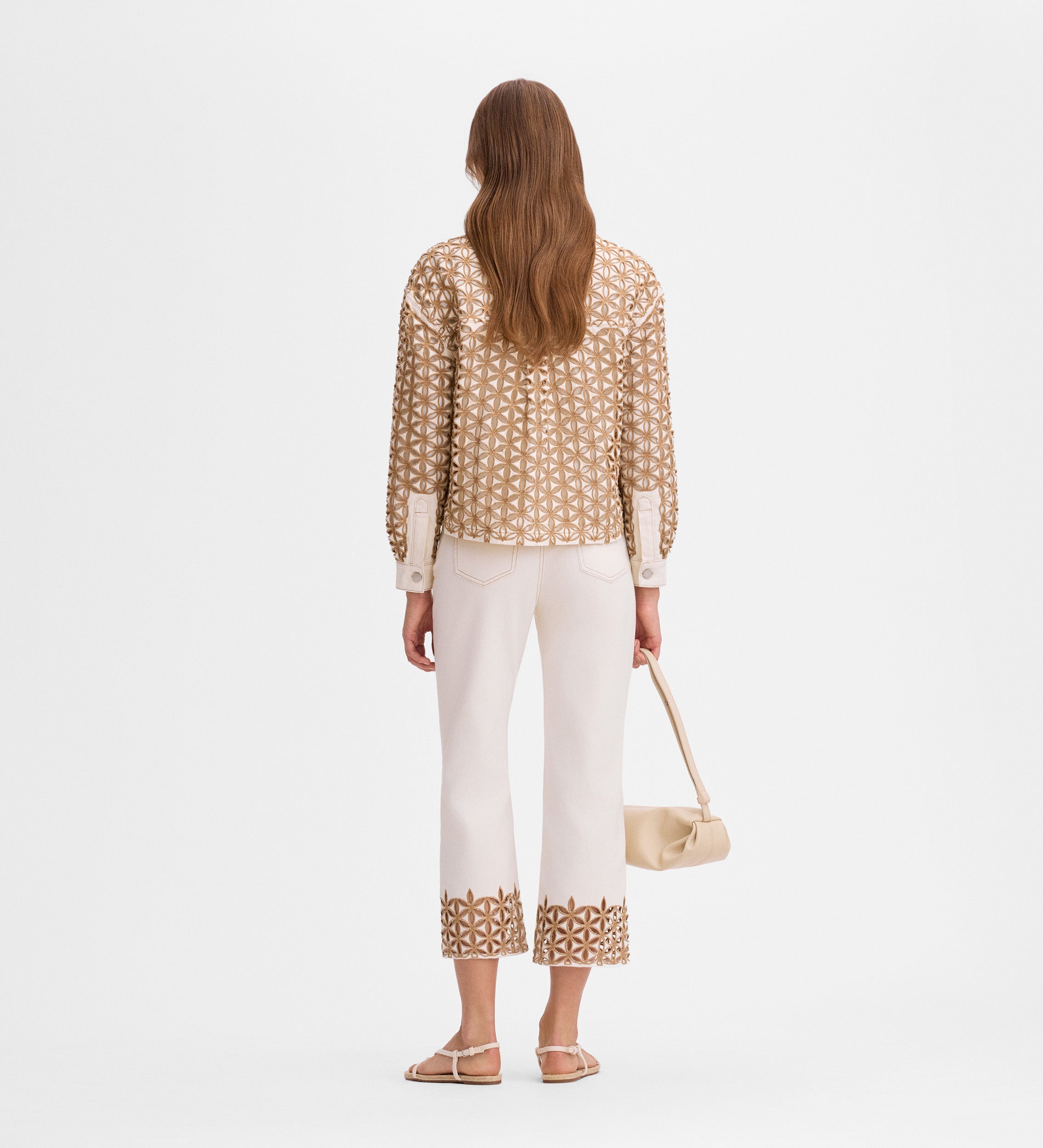 Pantalón crop bordado decorativo