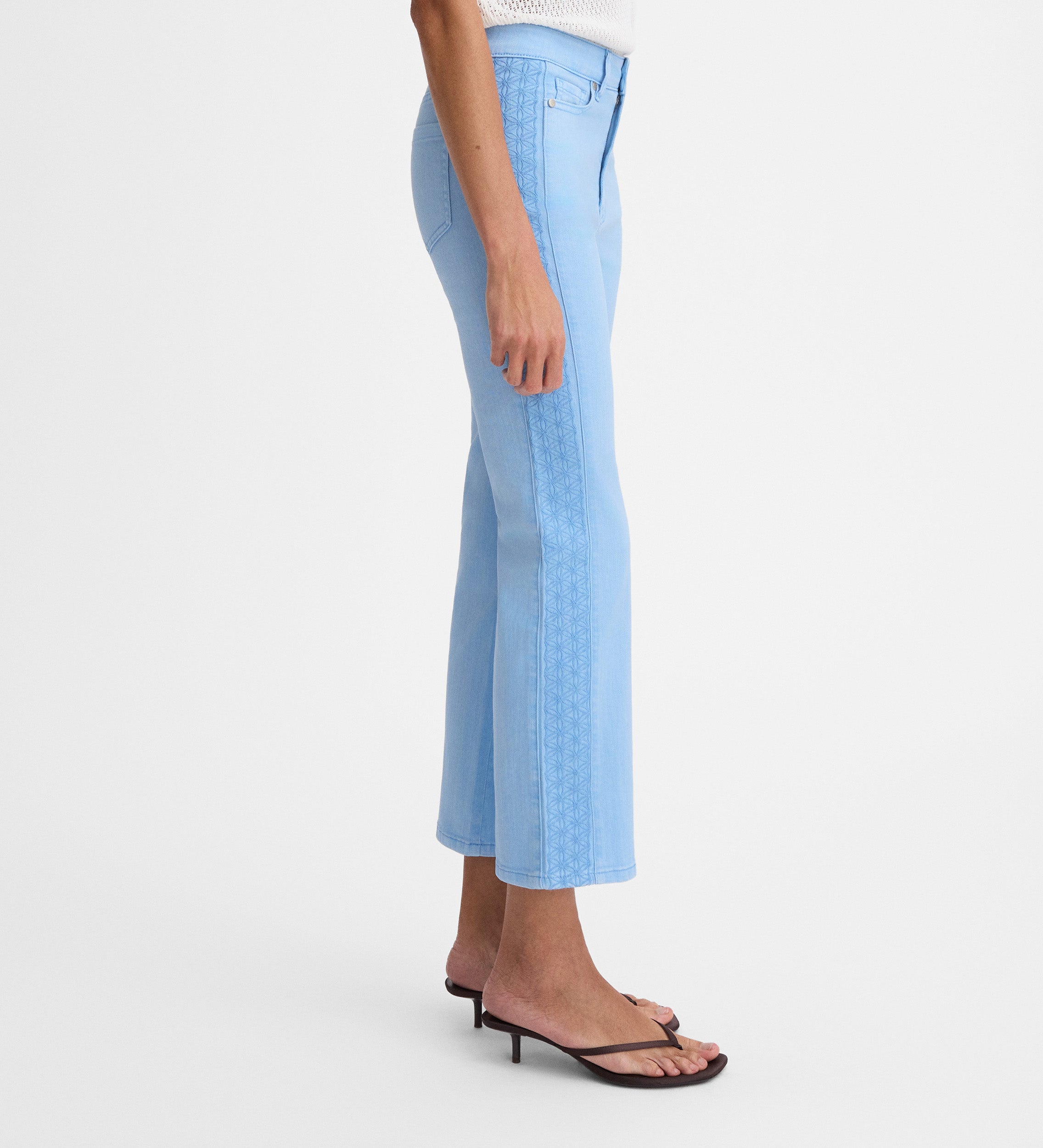 Pantalón vaquero bordado