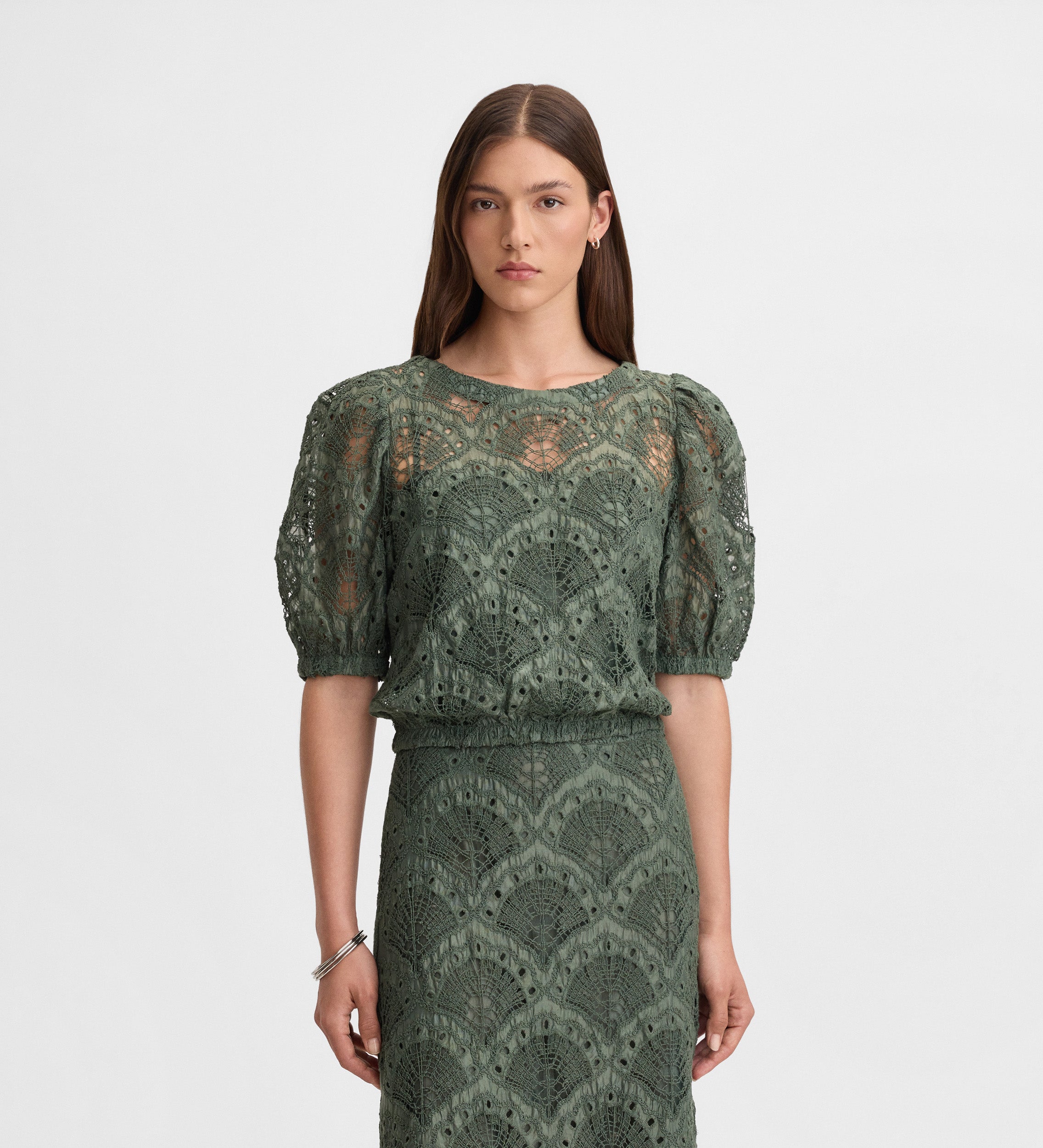Top en coton brodé