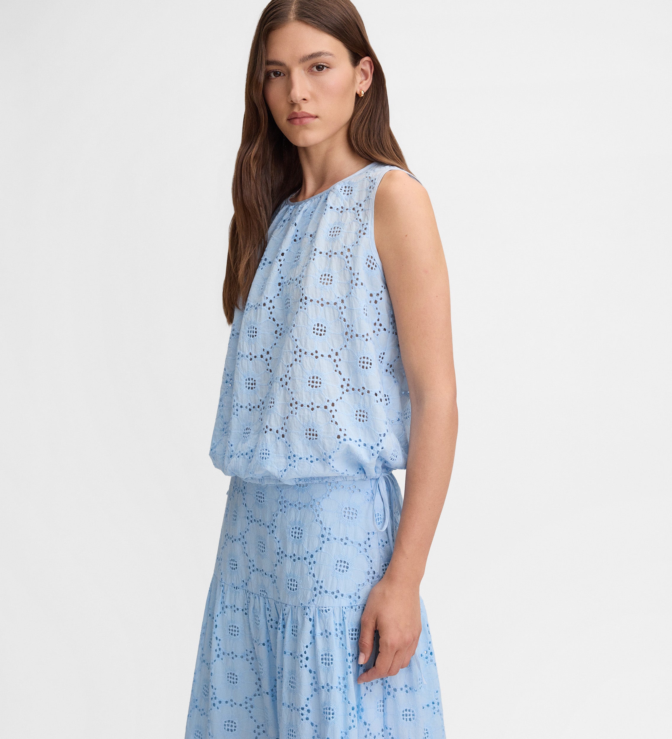 Top en coton brodé