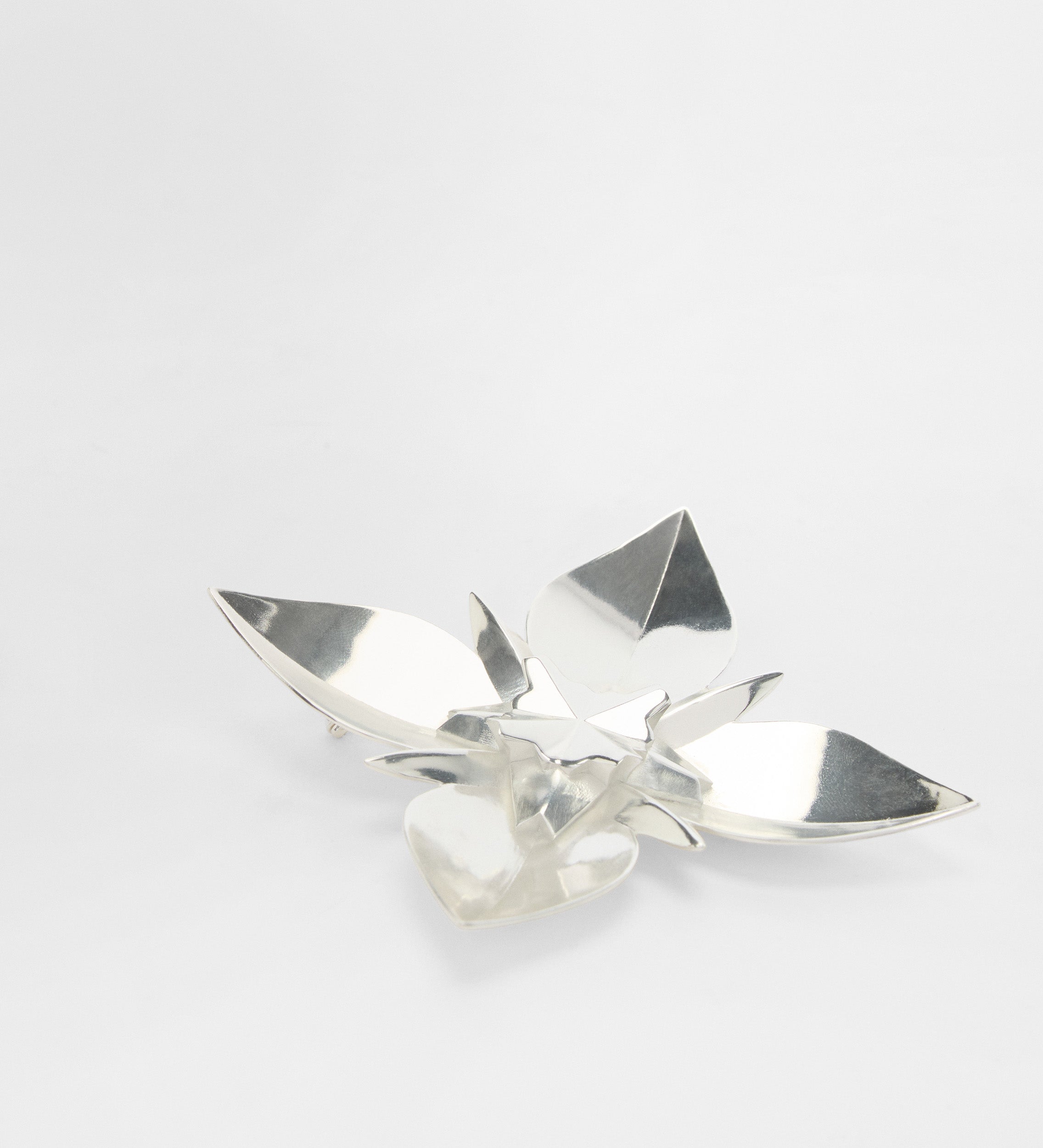 Broche fleur géométrique