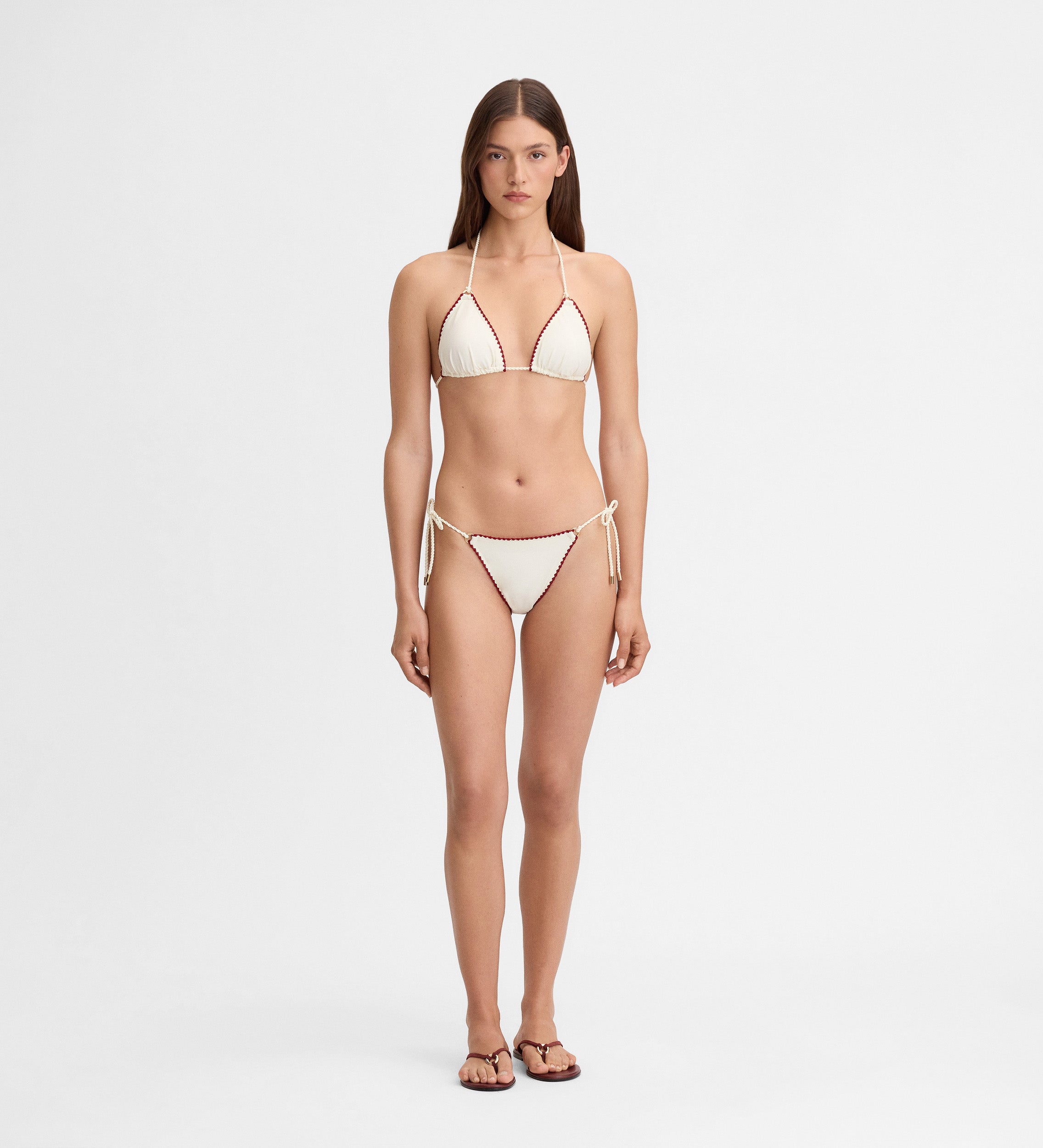 Bas de bikini surpiqûres décoratives