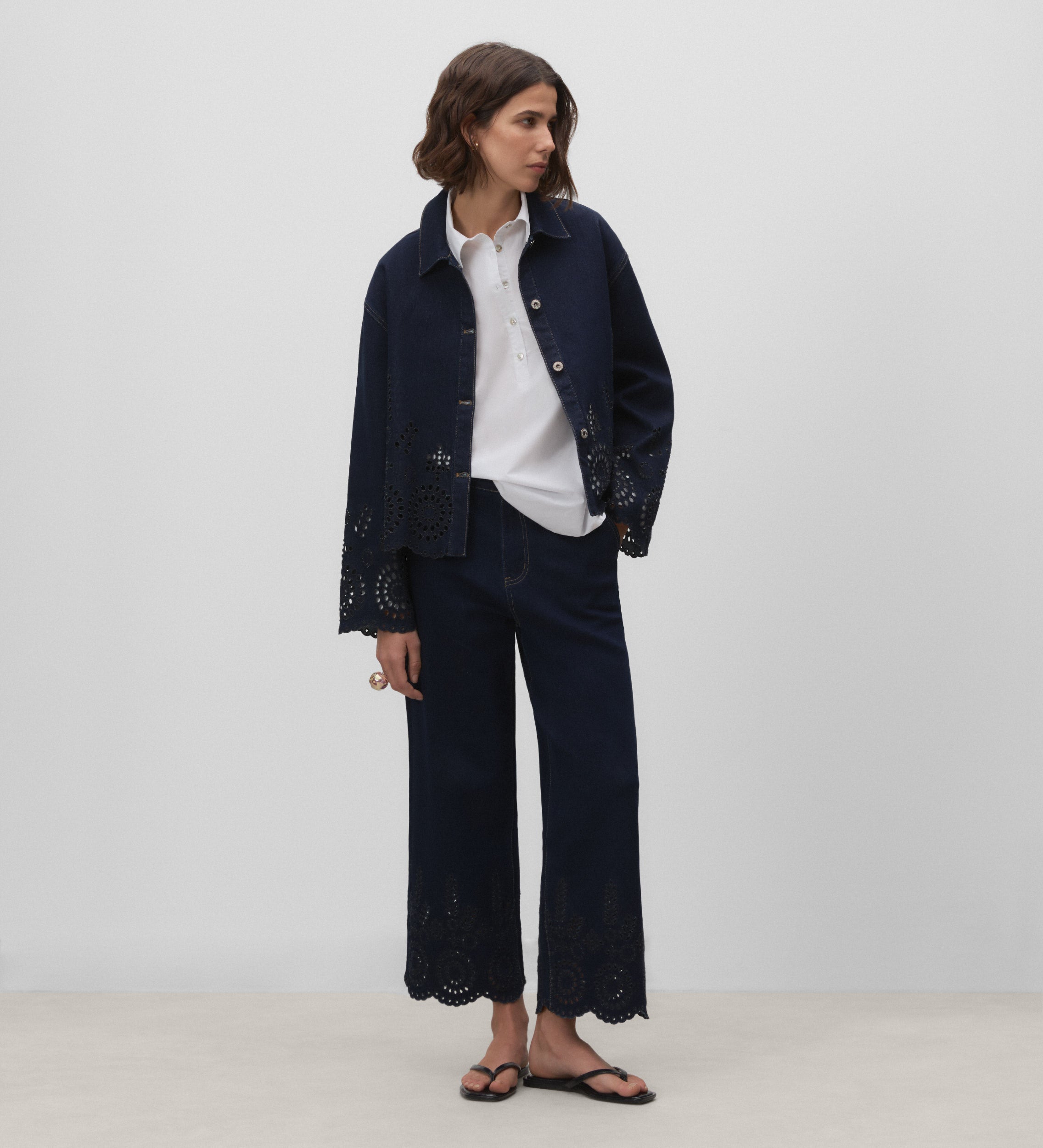 Jean court avec broderie anglaise