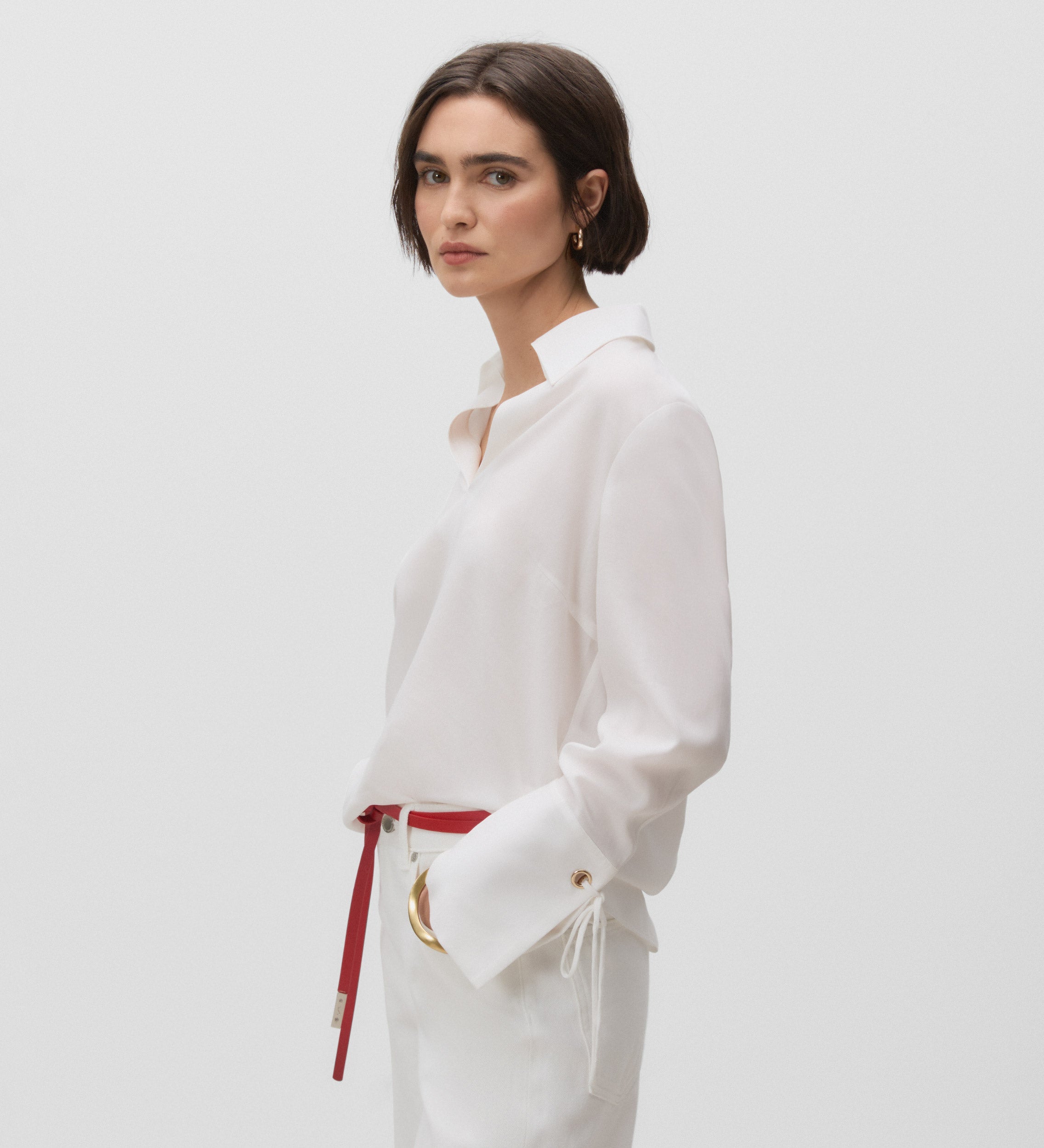Chemise col V