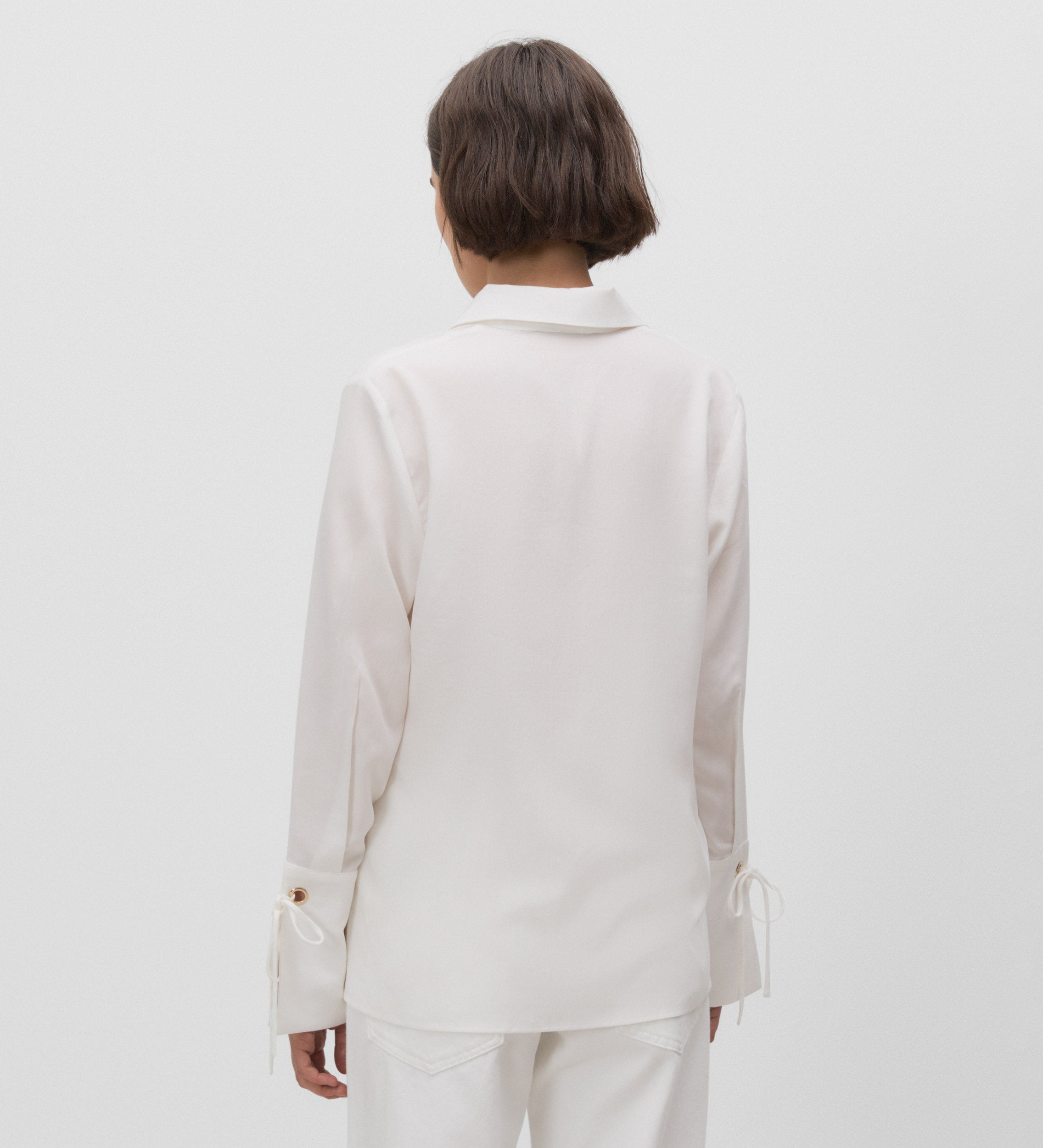Chemise col V