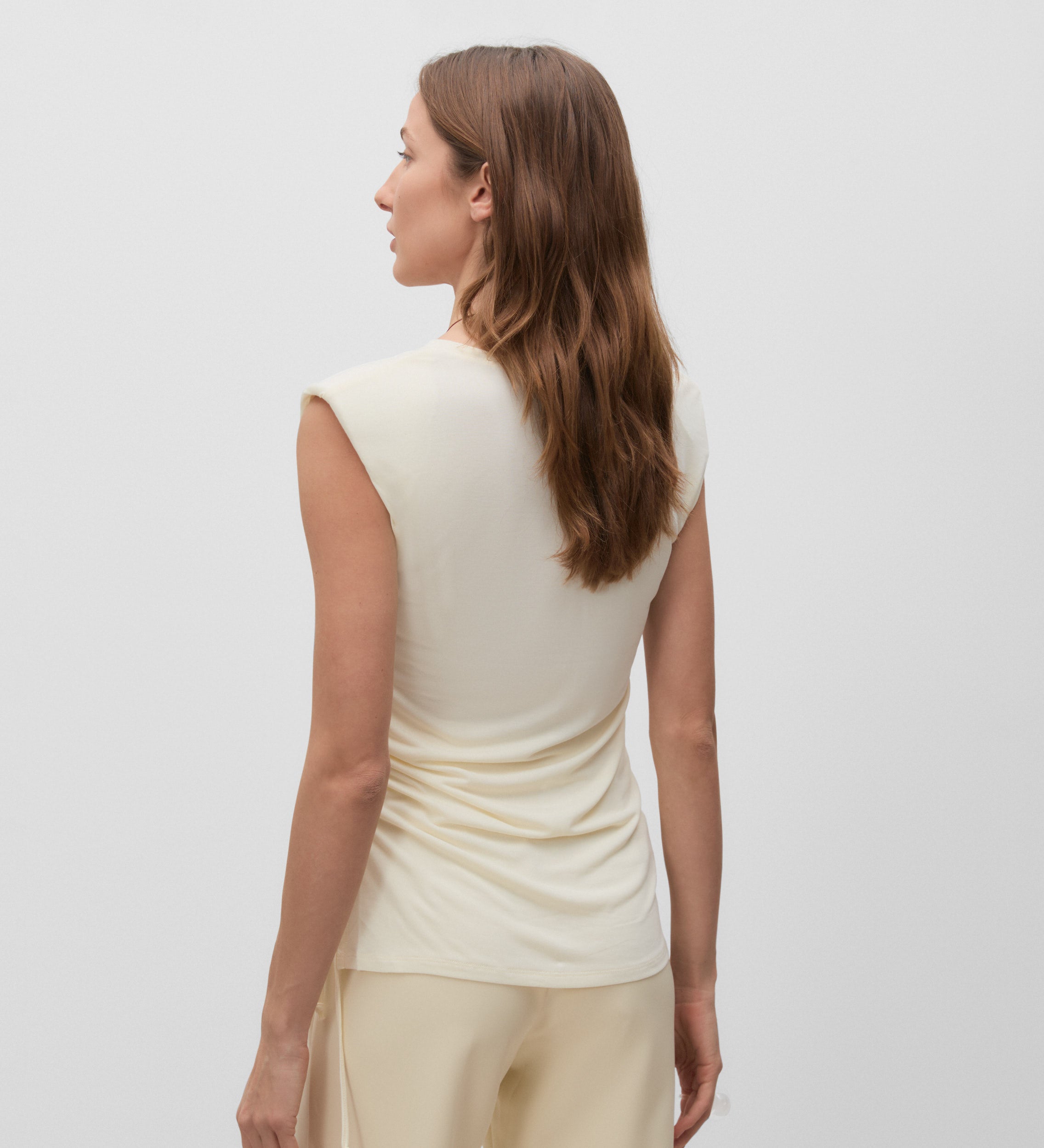 T-shirt froncé sur le côté