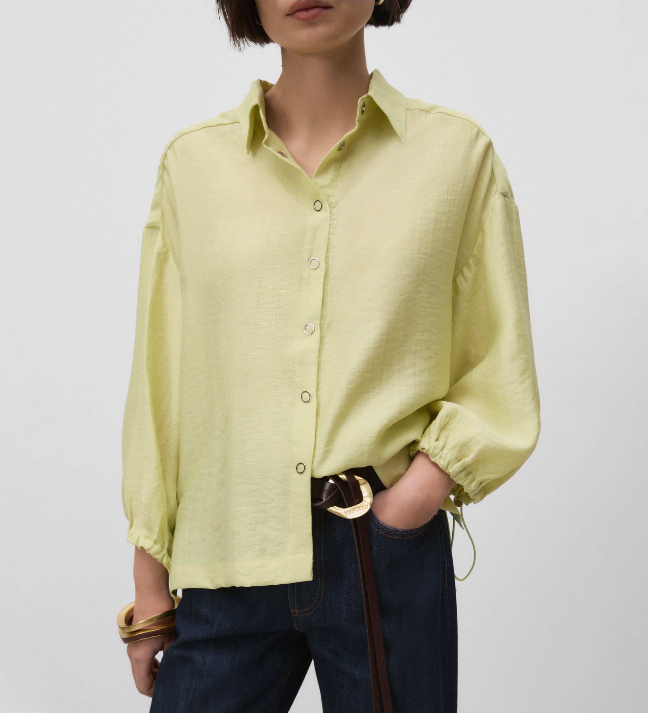 Loose puffed sleeve shirt