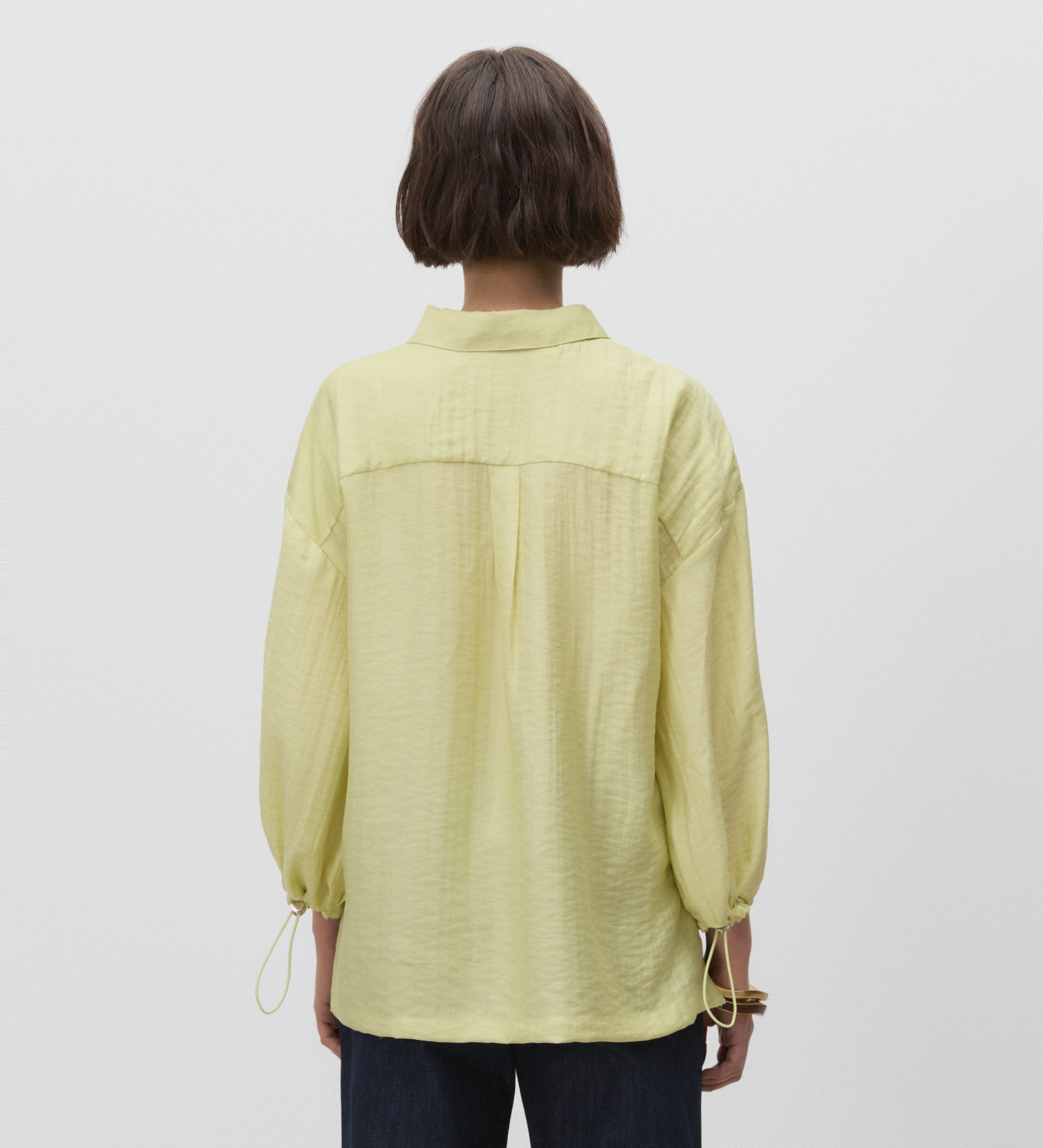 Loose puffed sleeve shirt