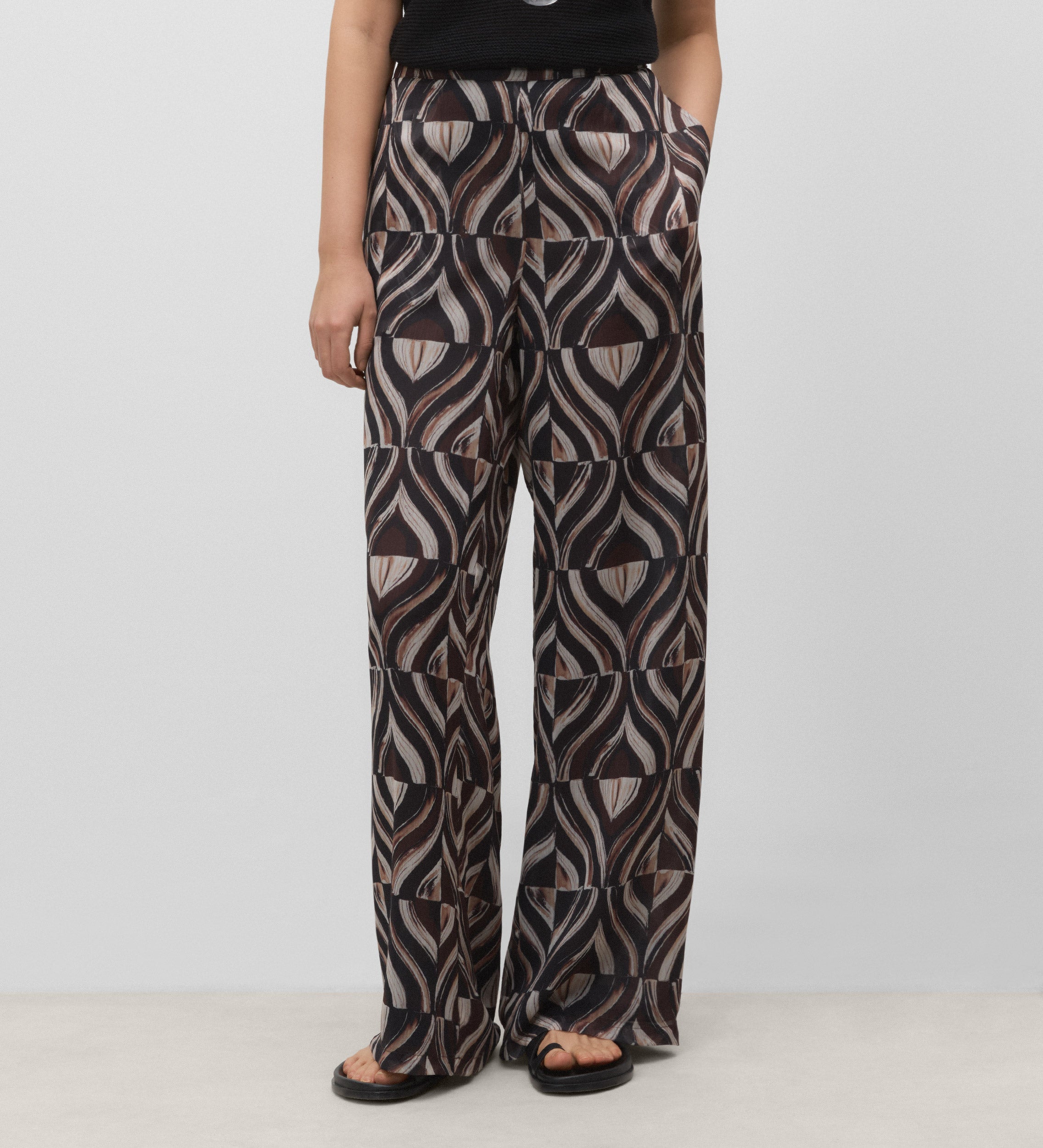 Flowy printed trousers