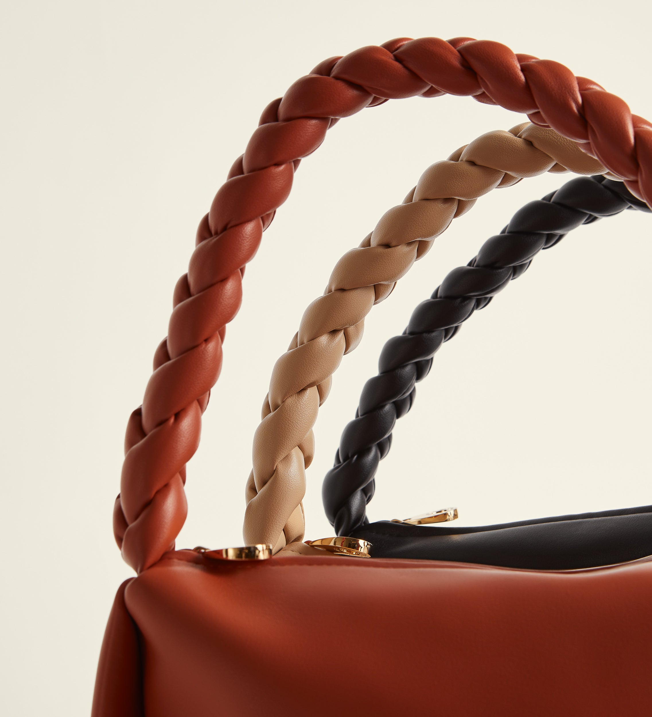 Shoulder bag with braided handle