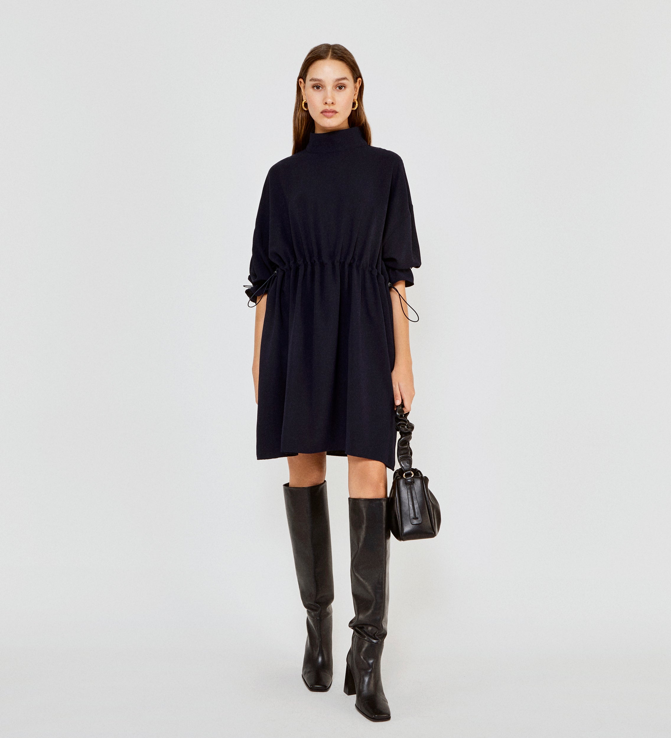 Robe courte avec gaines