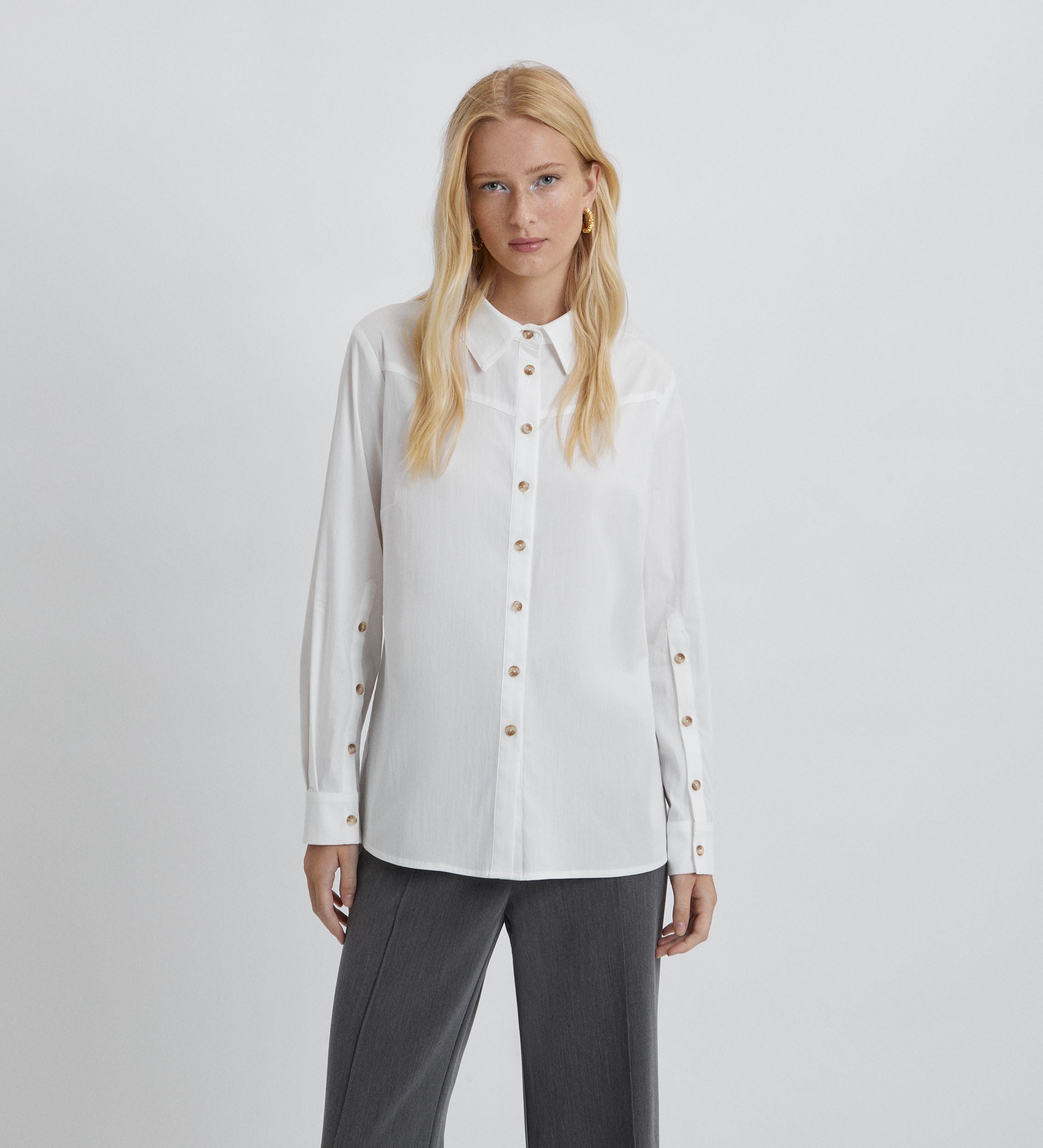 Camisa bolsillos solapa