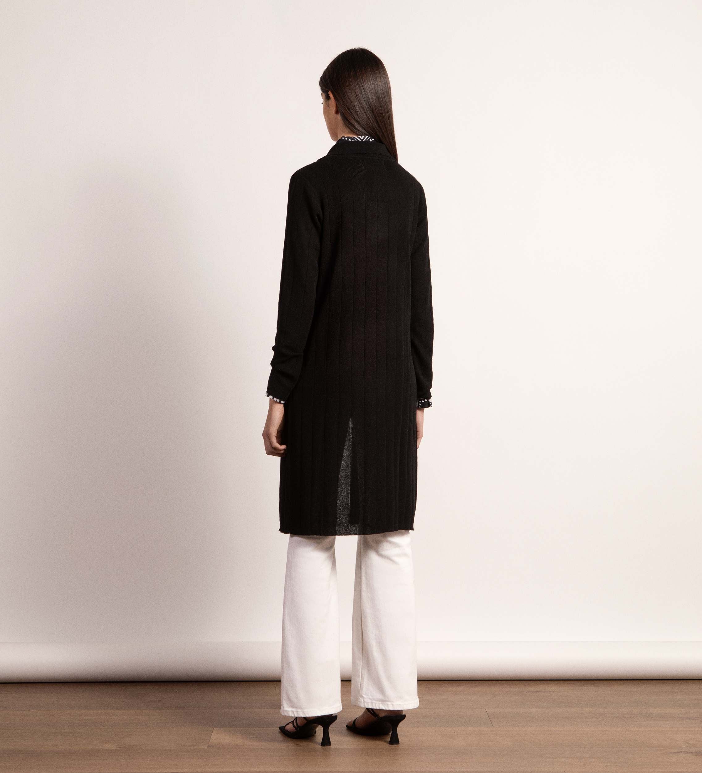 Long knitted cardigan