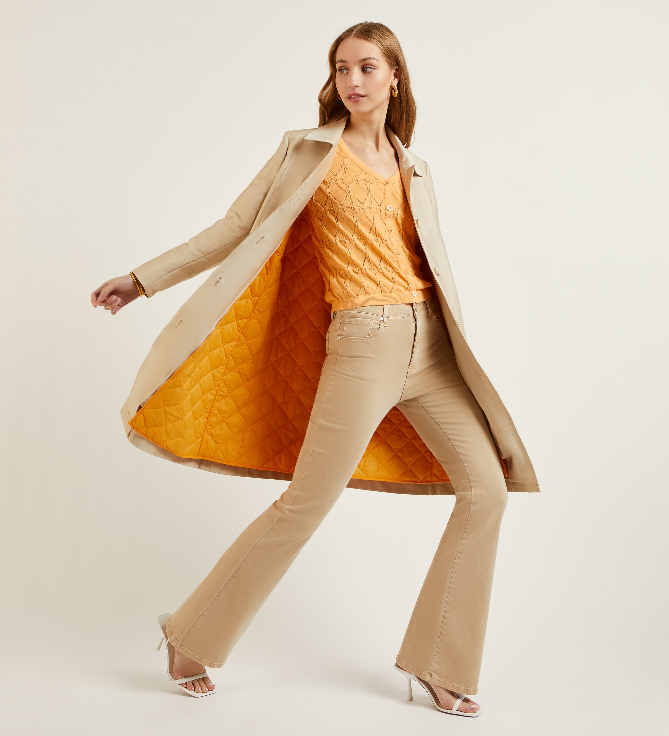 Trench coat with contrast lining