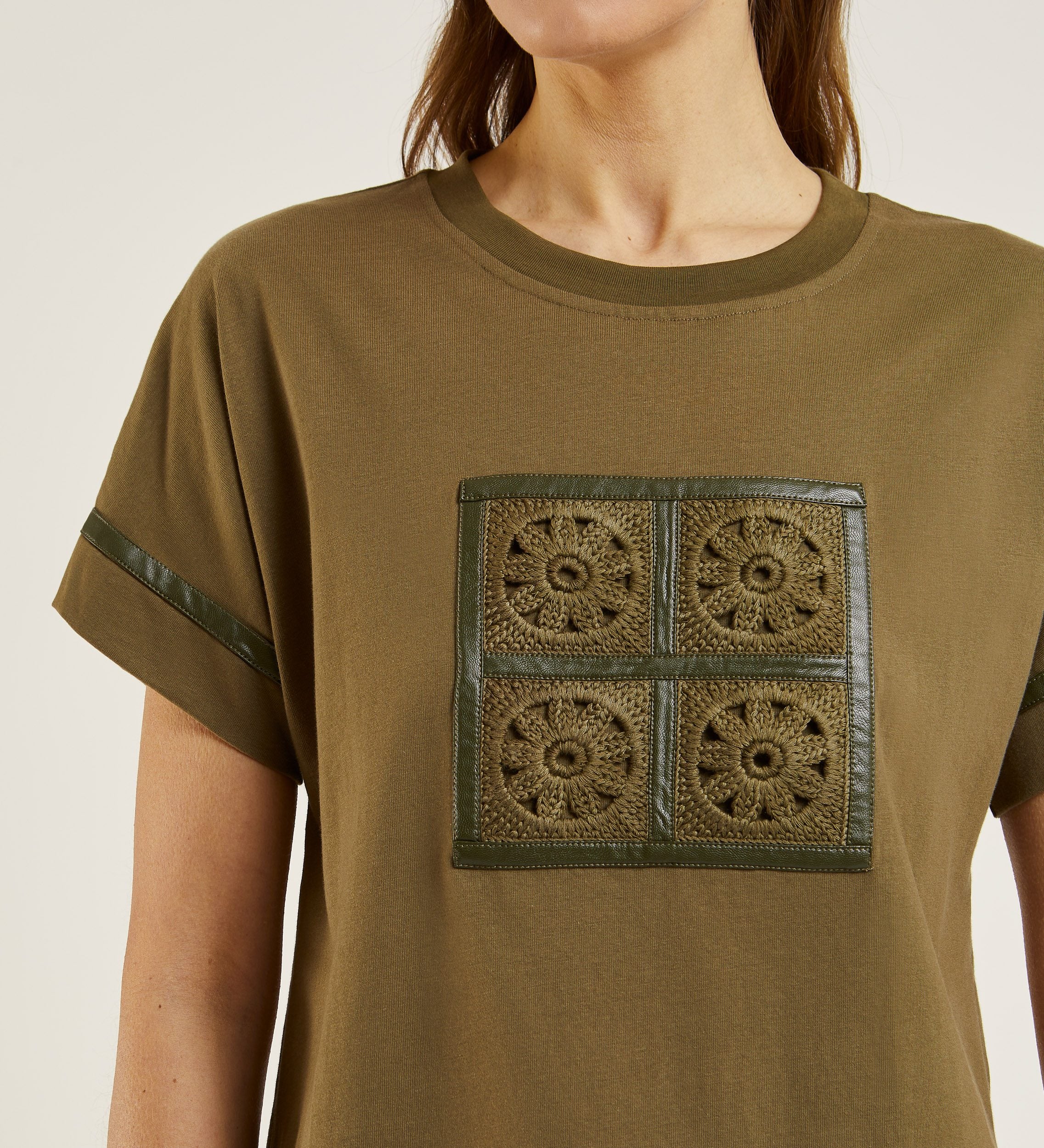T-shirt en coton avec détail macramé
