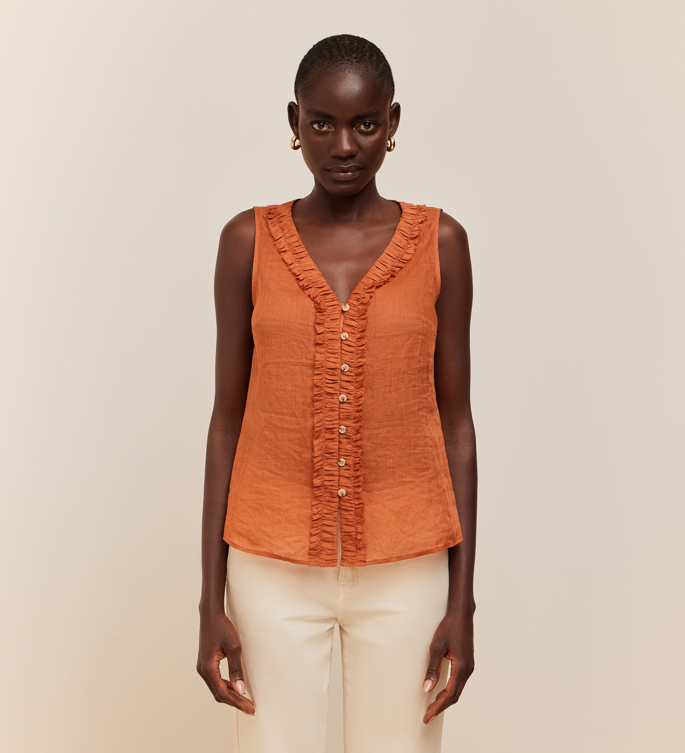 Blouse sans manches froncée