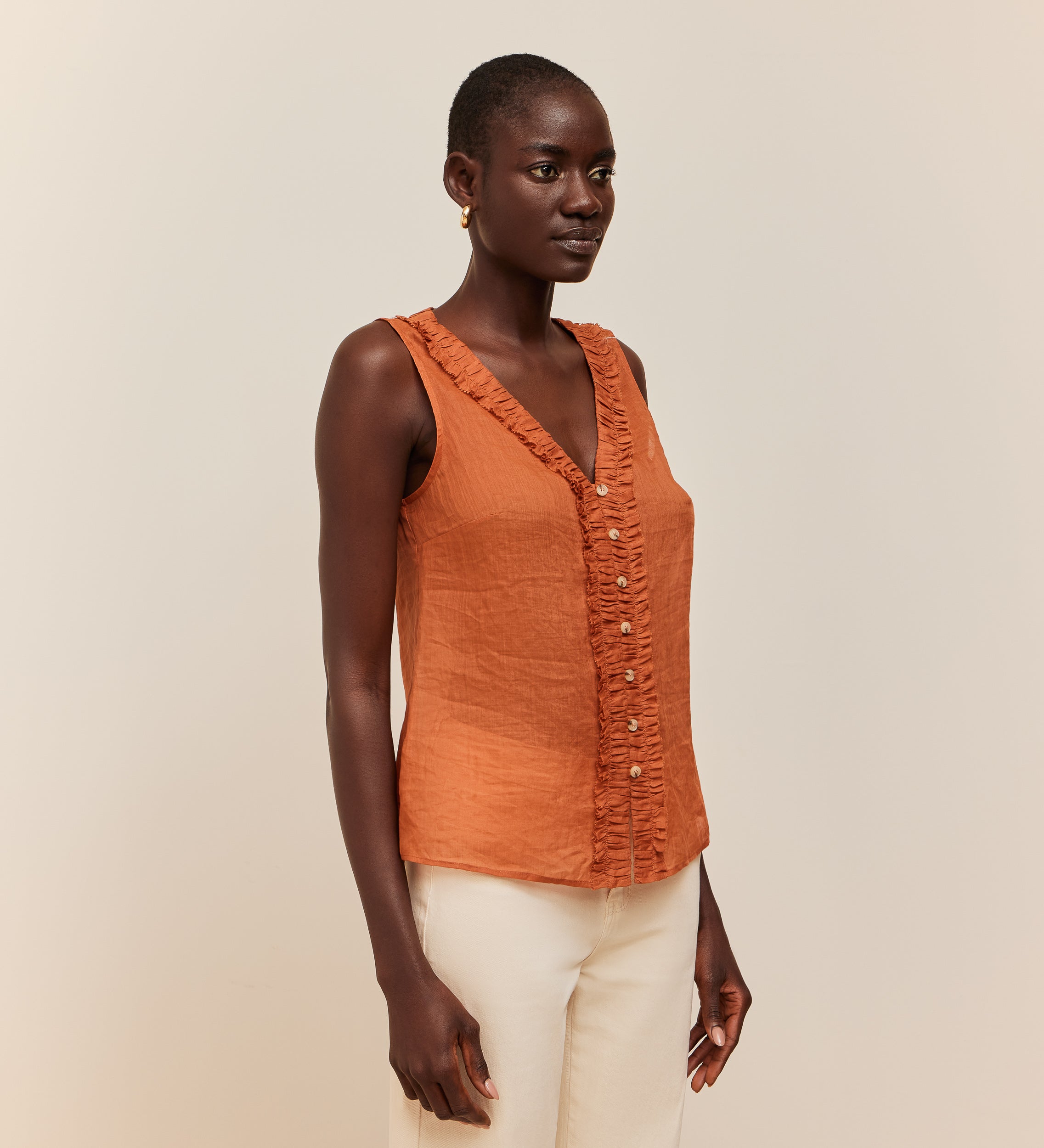 Blouse sans manches froncée