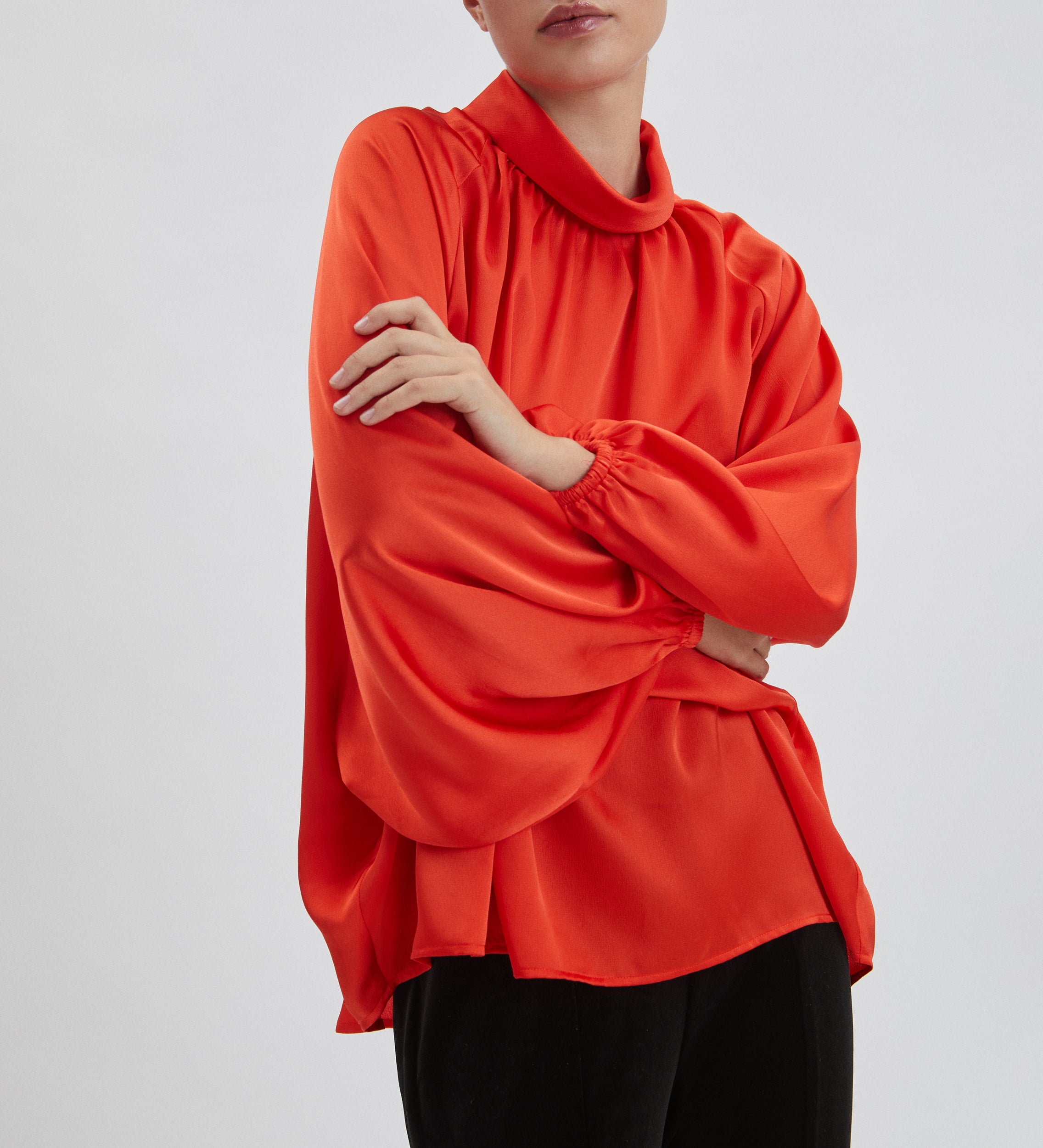 Blusa manga ranglán satén