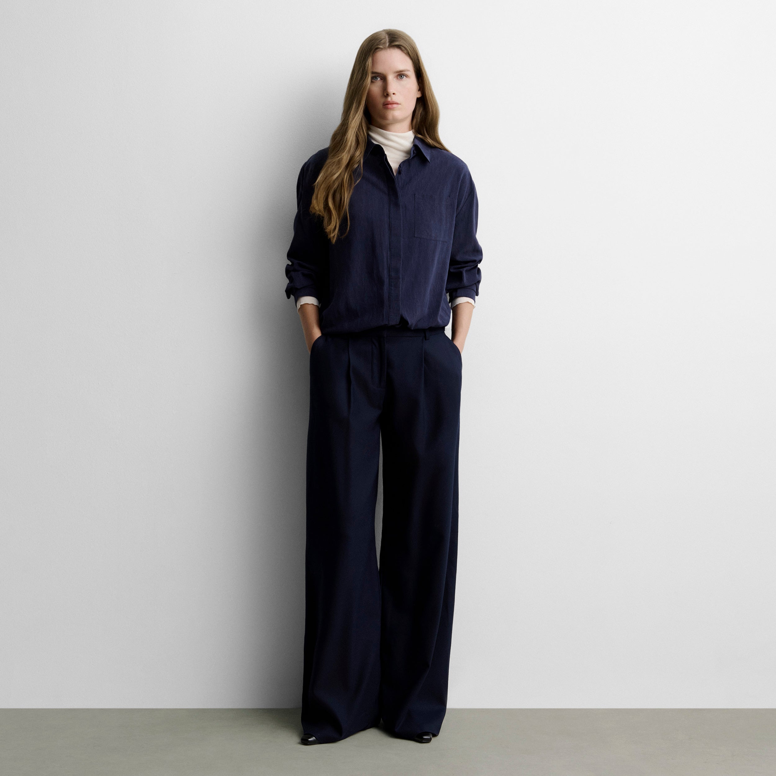 Wide pleated pants