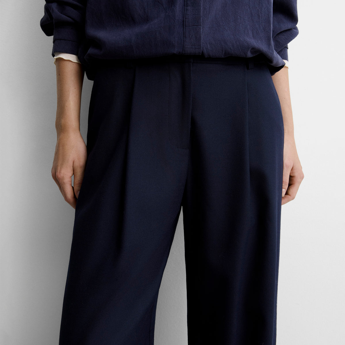 Wide pleated pants