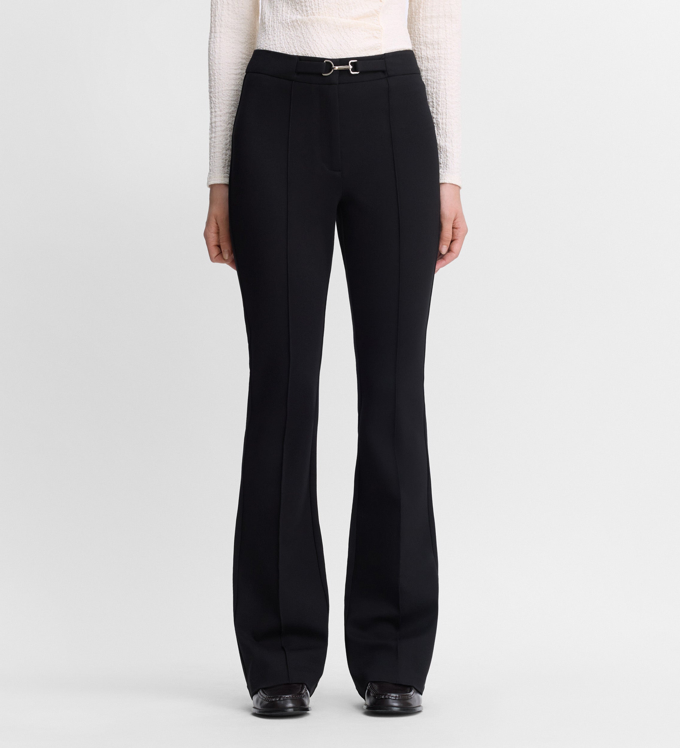 Pantalón acampanado cinturón