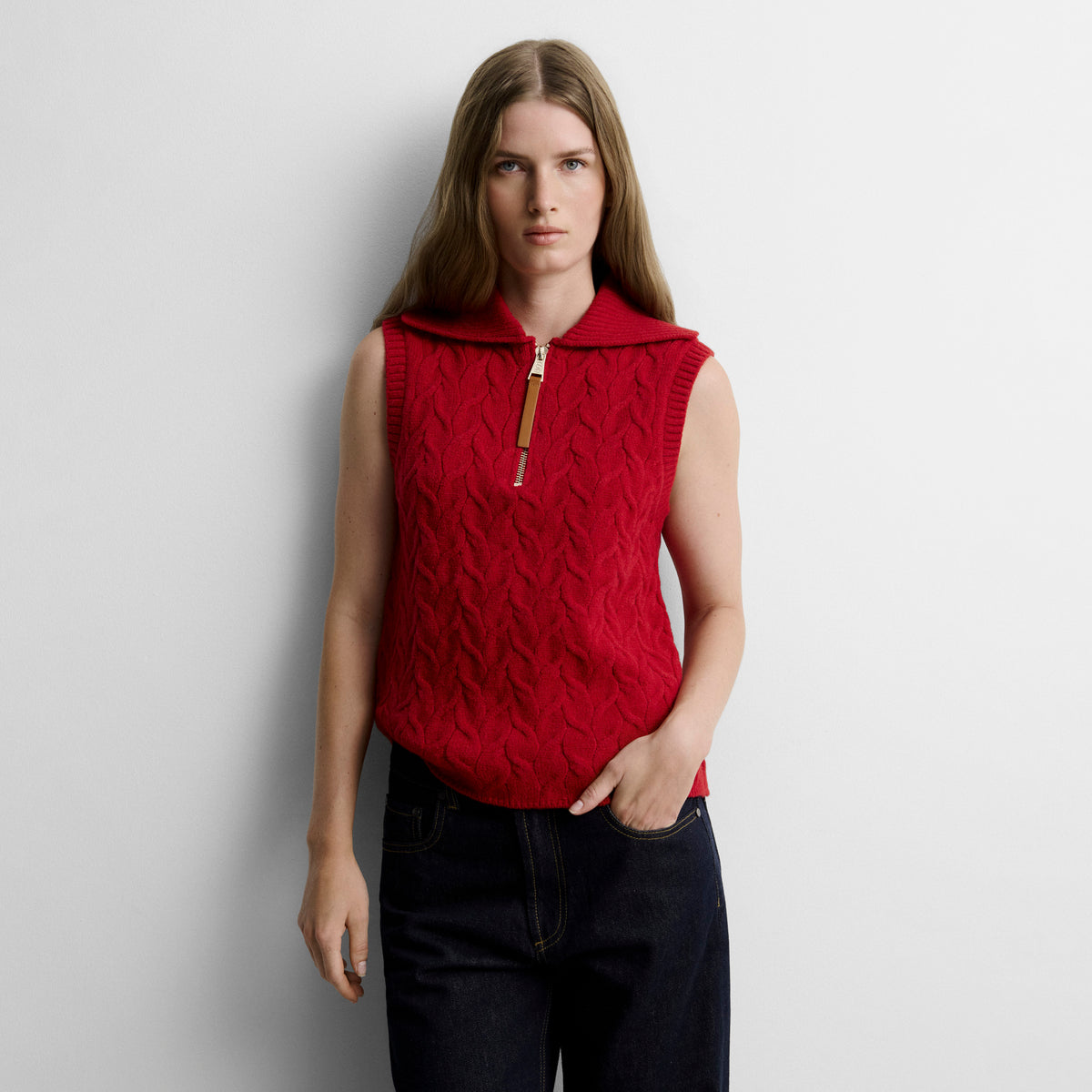 Gilet tricoté avec tresses