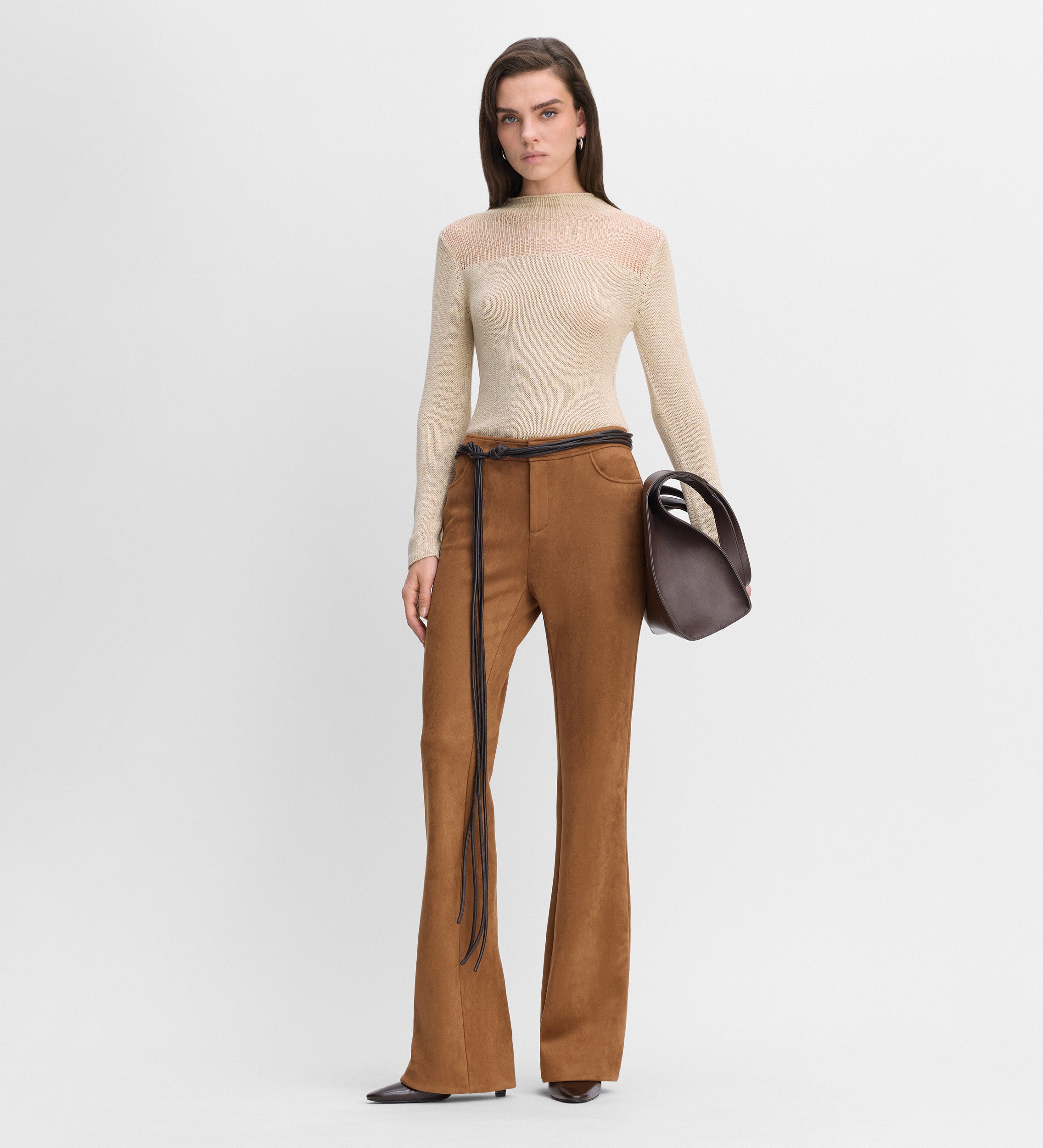 Pantalón antelina acampanado